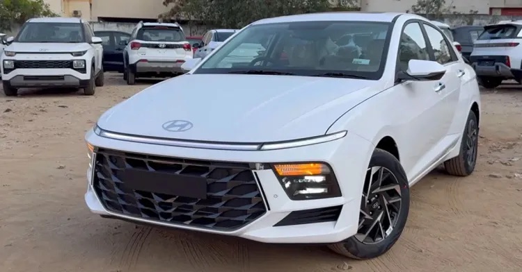 Soi chi tiết Hyundai Accent mới ra mắt: C&oacute; ghế chủ tịch, giữ l&agrave;n như xe sang, sẵn s&agrave;ng khiến Vios v&agrave; City 'to&aacute;t mồ h&ocirc;i'- Ảnh 1.