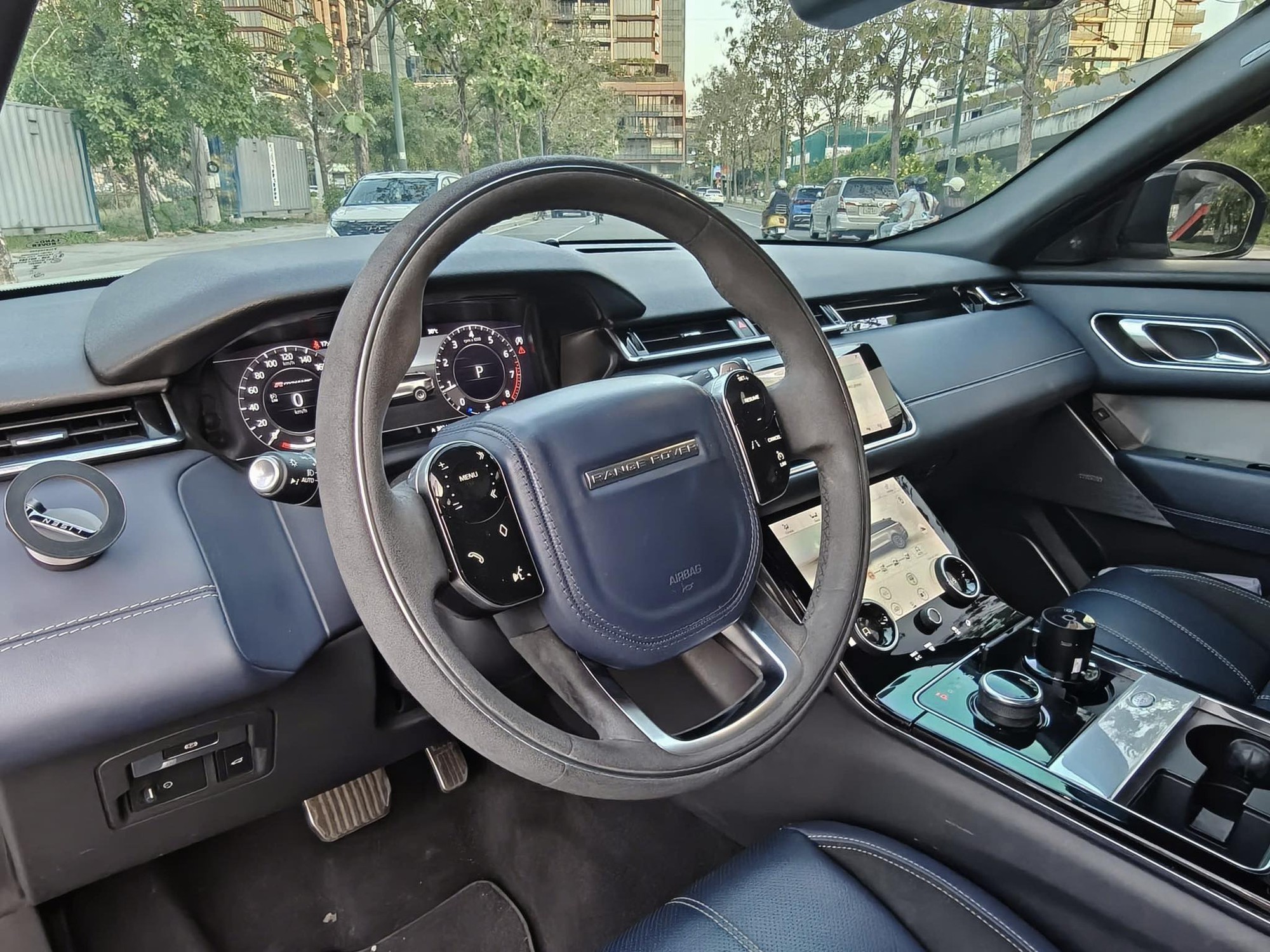 Hoa hậu Kỳ Duy&ecirc;n b&aacute;n Range Rover Velar sau gần 6 năm: Xe đi 64.000 km, gi&aacute; chỉ khoảng một nửa l&uacute;c mua- Ảnh 7.