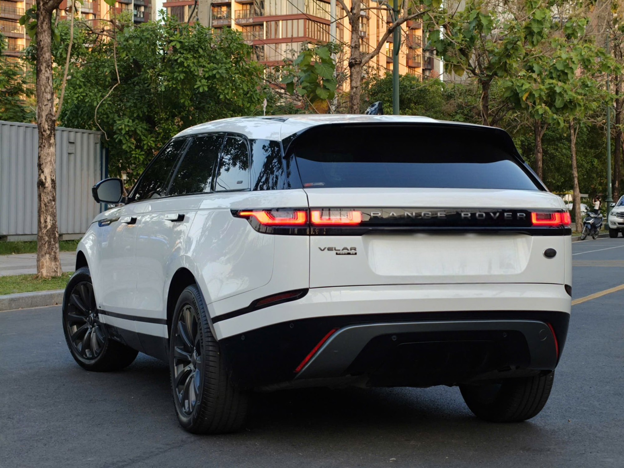 Hoa hậu Kỳ Duy&ecirc;n b&aacute;n Range Rover Velar sau gần 6 năm: Xe đi 64.000 km, gi&aacute; chỉ khoảng một nửa l&uacute;c mua- Ảnh 4.