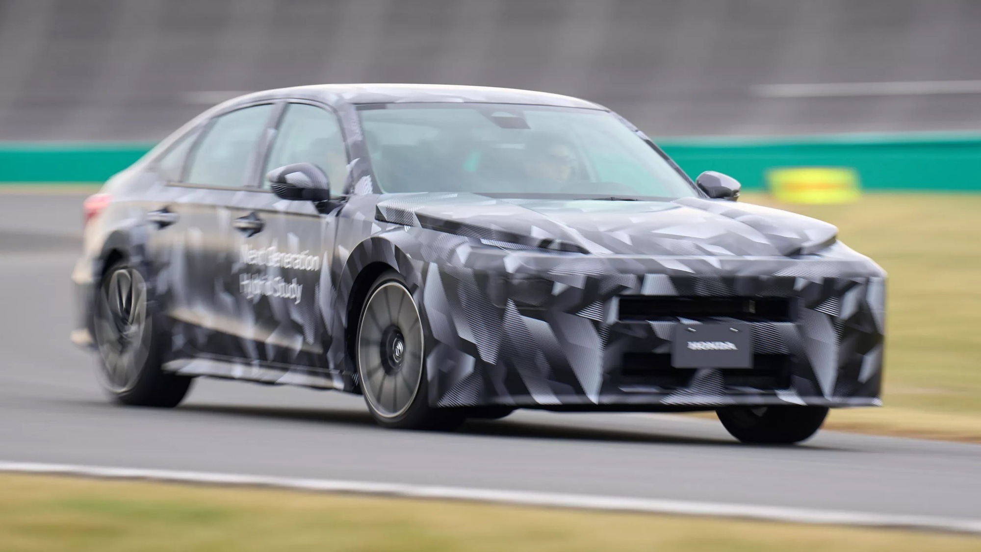 Honda Civic thế hệ mới lộ diện: Nhẹ hơn tới 90kg, hộp số CVT nhưng có công nghệ như xe thể thao- Ảnh 3. Honda Civic thế hệ mới lộ diện: Nhẹ hơn tới 90kg, hộp số CVT nhưng có công nghệ như xe thể thao- Ảnh 3.