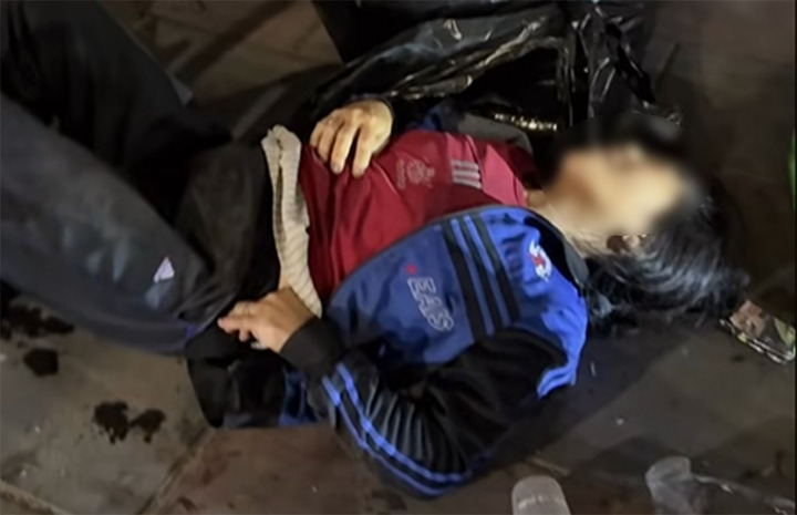 Truy t&igrave;m &ocirc; t&ocirc; lao l&ecirc;n vỉa h&egrave;, t&ocirc;ng g&atilde;y ch&acirc;n người phụ nữ rồi bỏ chạy- Ảnh 3.