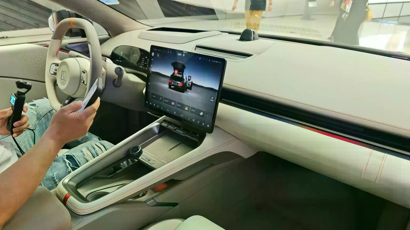 Ng&agrave;nh &ocirc; t&ocirc; điện bắt đầu &lsquo;ngấm đ&ograve;n&rsquo; từ lạm ph&aacute;t AI- Ảnh 2.