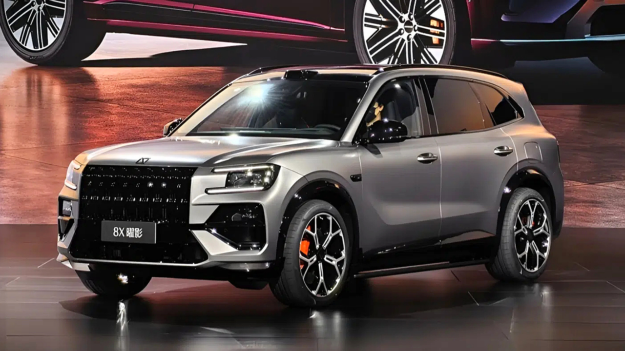 Zeekr 8X chốt gi&aacute; quy đổi hơn 1,4 tỷ đồng ở s&aacute;t Việt Nam: C&ugrave;ng cỡ Explorer, m&aacute;y hybrid cắm sạc, mạnh ngang si&ecirc;u xe- Ảnh 1.