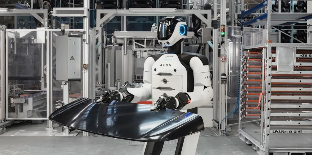 BMW thử nghiệm robot h&igrave;nh người AEON tại nh&agrave; m&aacute;y iFACTORY Leipzig để sản xuất xe điện- Ảnh 2.