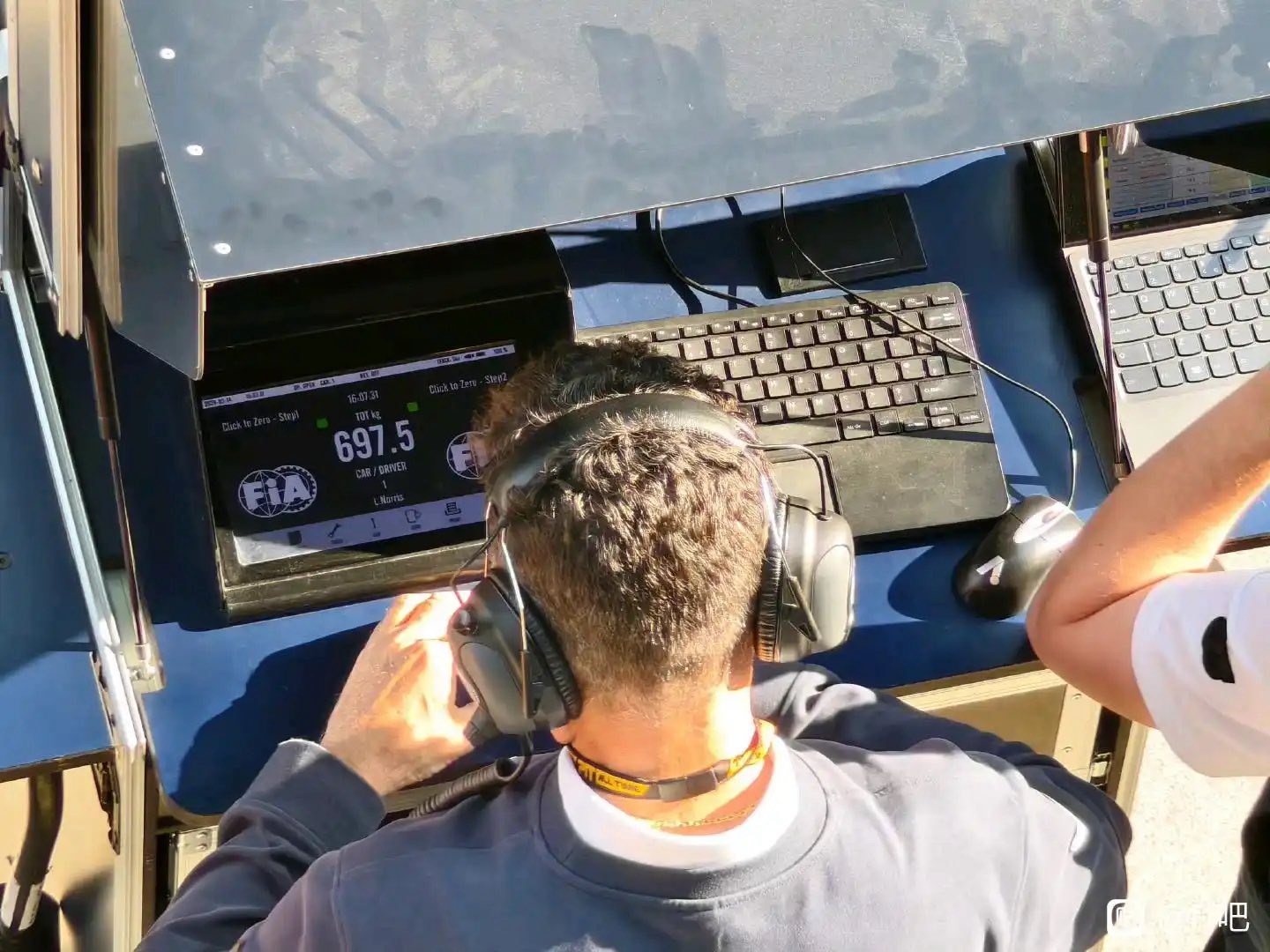 Sốc với cân nặng xe đua F1: Mạnh như siêu xe nhưng nhẹ hơn cả Kia Morning- Ảnh 3. Sốc với cân nặng xe đua F1: Mạnh như siêu xe nhưng nhẹ hơn cả Kia Morning- Ảnh 3.