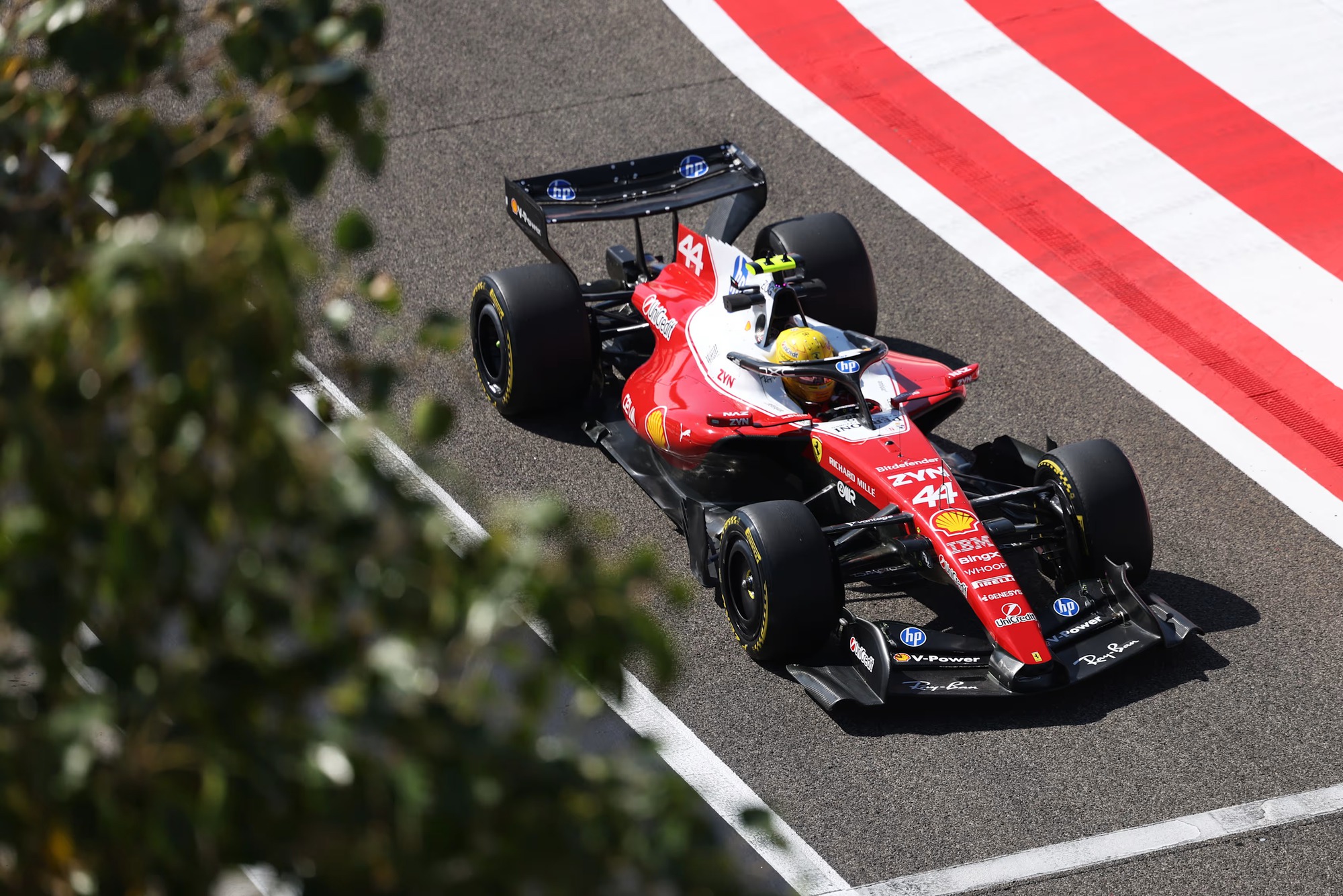 Sốc với cân nặng xe đua F1: Mạnh như siêu xe nhưng nhẹ hơn cả Kia Morning- Ảnh 1. Sốc với cân nặng xe đua F1: Mạnh như siêu xe nhưng nhẹ hơn cả Kia Morning- Ảnh 1.