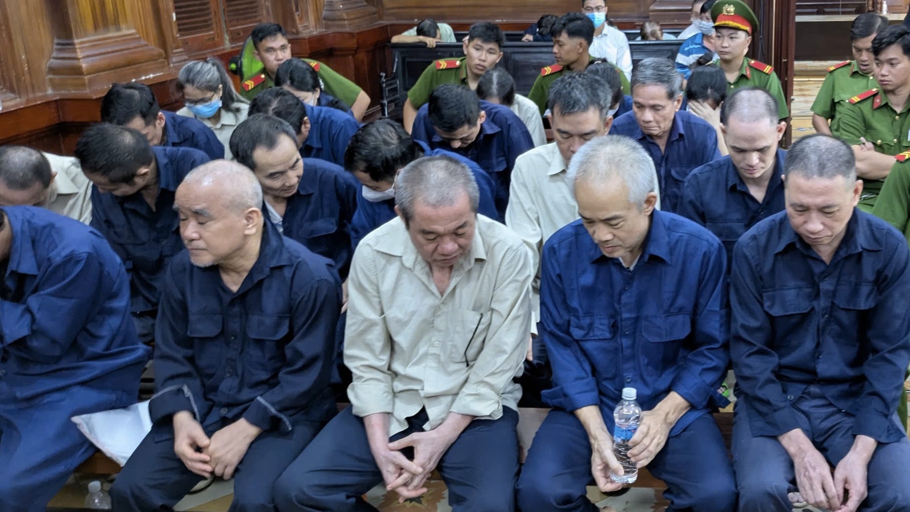 Sai phạm đ&agrave;o tạo l&aacute;i xe ở TPHCM: H&agrave;ng ng&agrave;n học vi&ecirc;n phải học lại?- Ảnh 1.