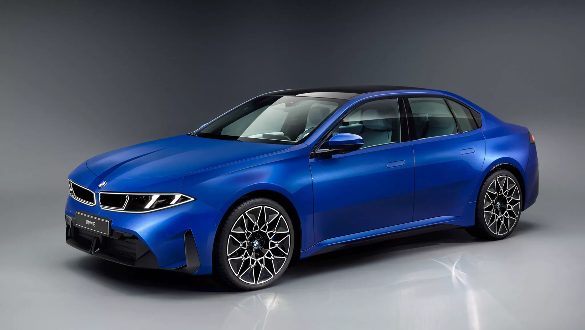 BMW i3 lộ diện: Nh&igrave;n như đến từ tương lai, c&oacute; cả AI hỗ trợ người l&aacute;i, sạc đầy đi gần 1.000 km- Ảnh 1.