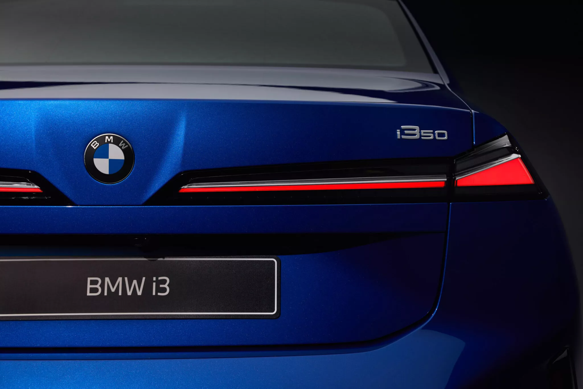BMW i3 lộ diện: Nh&igrave;n như đến từ tương lai, c&oacute; cả AI hỗ trợ người l&aacute;i, sạc đầy đi gần 1.000 km- Ảnh 9.