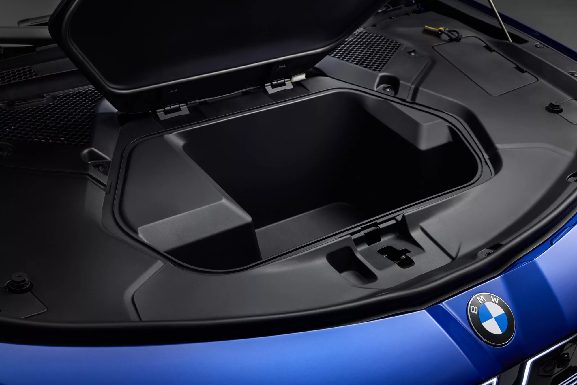 BMW i3 lộ diện: Nh&igrave;n như đến từ tương lai, c&oacute; cả AI hỗ trợ người l&aacute;i, sạc đầy đi gần 1.000 km- Ảnh 10.