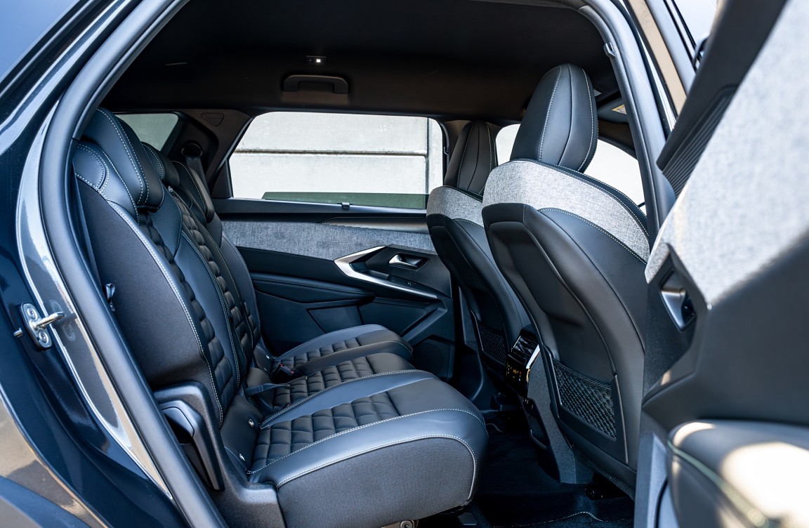 Ảnh thực tế Peugeot 3008 v&agrave; 5008 thế hệ mới tại Việt Nam: Thiết kế lai coupe độc đ&aacute;o, dễ d&ugrave;ng động cơ hybrid, chờ ra mắt đấu CR-V- Ảnh 20.