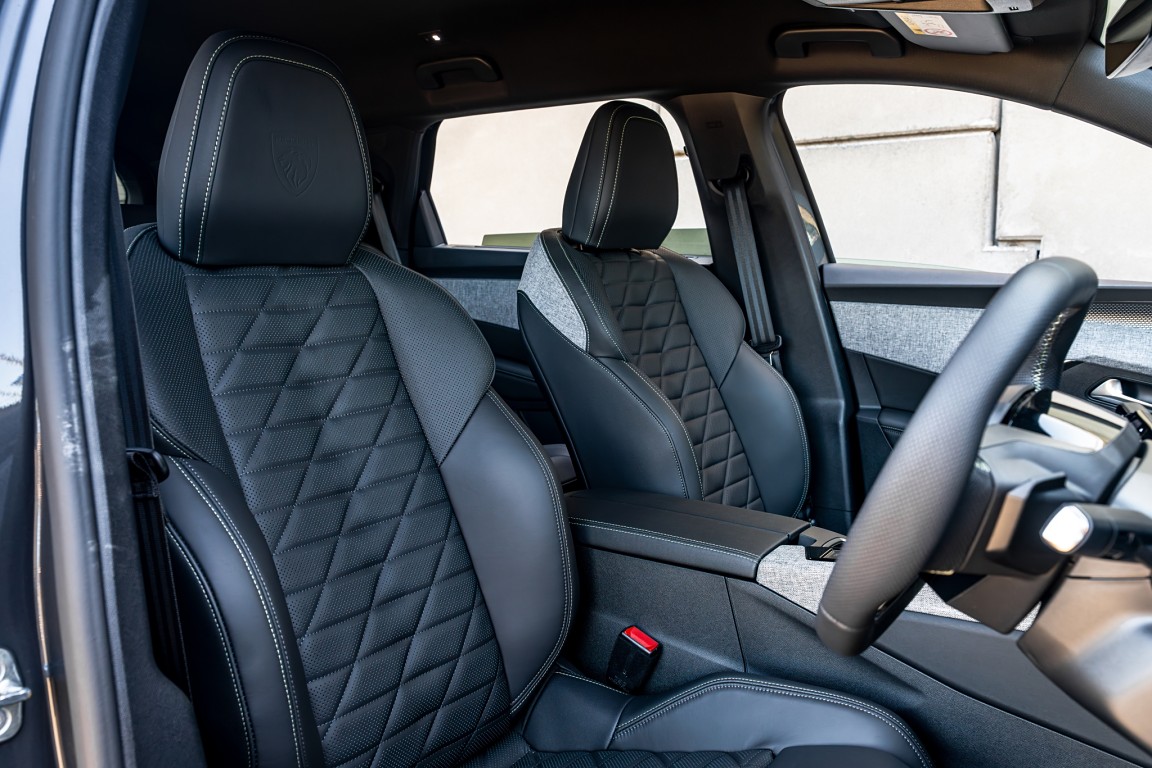 Ảnh thực tế Peugeot 3008 v&agrave; 5008 thế hệ mới tại Việt Nam: Thiết kế lai coupe độc đ&aacute;o, dễ d&ugrave;ng động cơ hybrid, chờ ra mắt đấu CR-V- Ảnh 19.