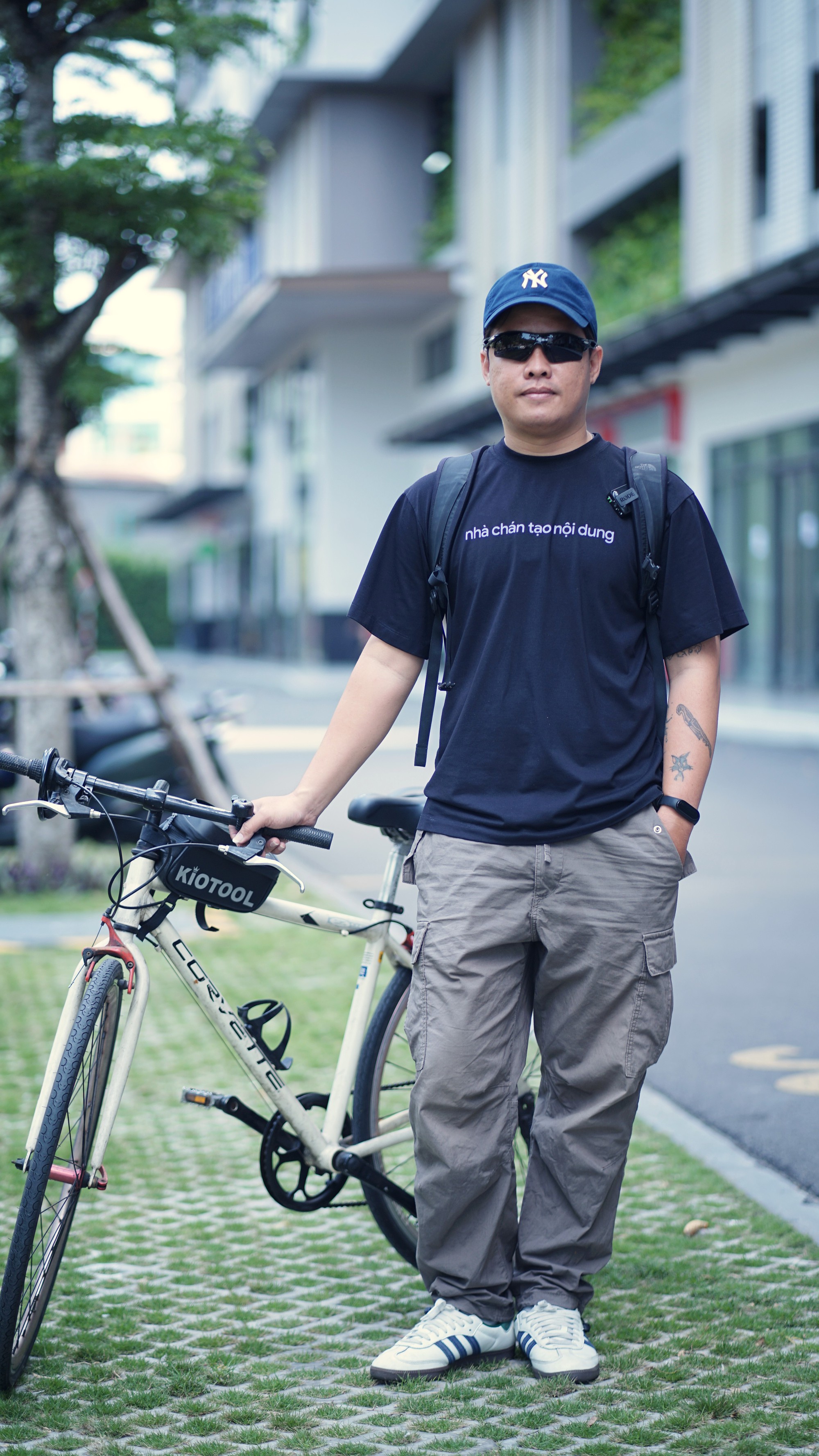 Xăng biến động, chàng trai văn phòng đạp xe 24km/ngày đi làm: Không chỉ tiết kiệm mà còn “lột xác” body sau 10 ngày- Ảnh 1. Xăng biến động, chàng trai văn phòng đạp xe 24km/ngày đi làm: Không chỉ tiết kiệm mà còn “lột xác” body sau 10 ngày- Ảnh 1.