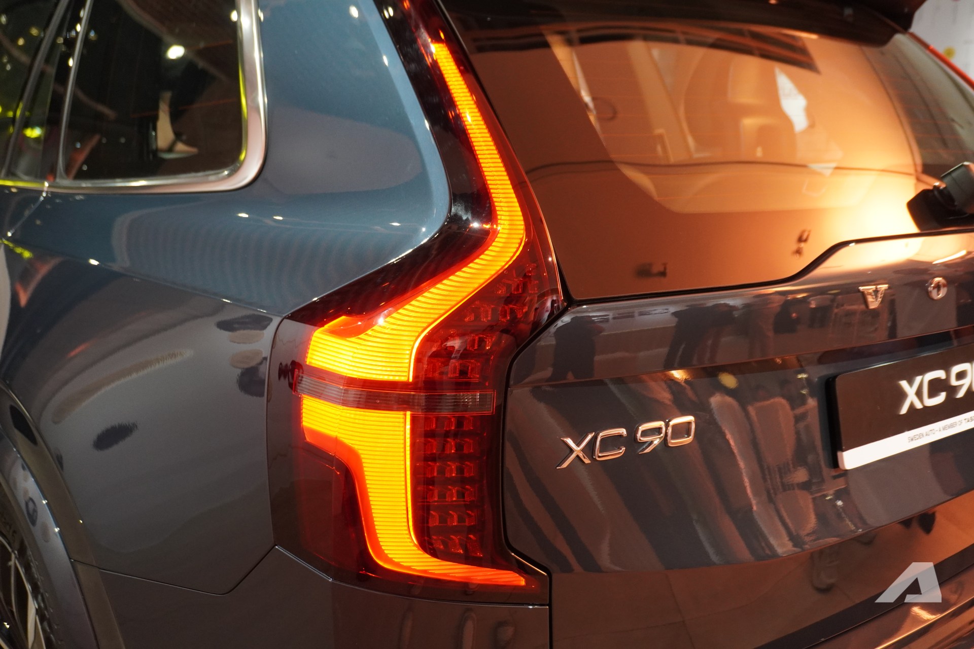 Volvo XC90 2026 ra mắt Việt Nam: Giá 3,289 tỷ đồng rẻ hơn cả Lexus RX, màn lớn hơn, động cơ không mạnh như trước- Ảnh 11. Volvo XC90 2026 ra mắt Việt Nam: Giá 3,289 tỷ đồng rẻ hơn cả Lexus RX, màn lớn hơn, động cơ không mạnh như trước- Ảnh 11.