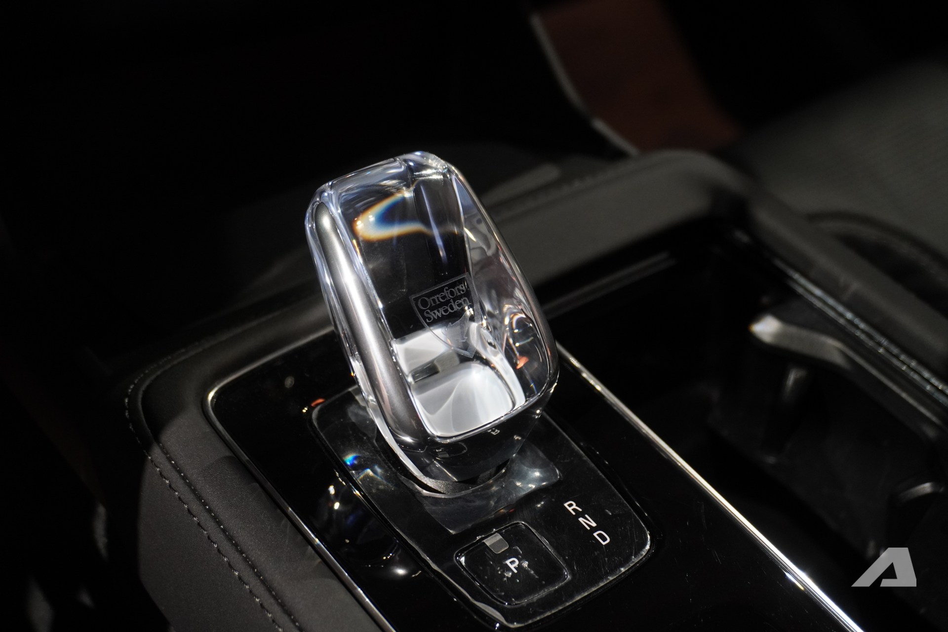 Volvo XC90 2026 ra mắt Việt Nam: Giá 3,289 tỷ đồng rẻ hơn cả Lexus RX, màn lớn hơn, động cơ không mạnh như trước- Ảnh 15. Volvo XC90 2026 ra mắt Việt Nam: Giá 3,289 tỷ đồng rẻ hơn cả Lexus RX, màn lớn hơn, động cơ không mạnh như trước- Ảnh 15.