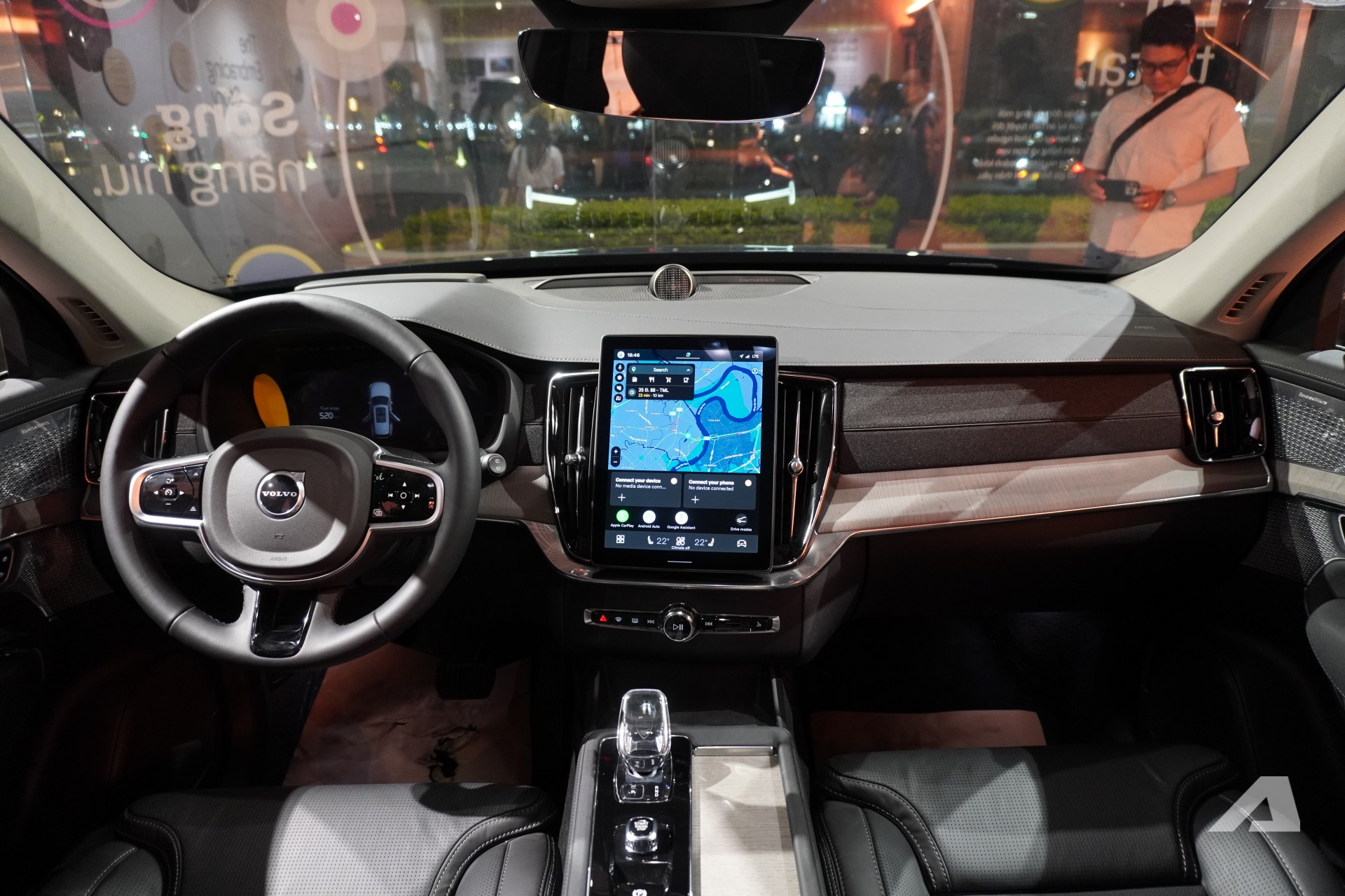 Volvo XC90 2026 ra mắt Việt Nam: Giá 3,289 tỷ đồng rẻ hơn cả Lexus RX, màn lớn hơn, động cơ không mạnh như trước- Ảnh 12. Volvo XC90 2026 ra mắt Việt Nam: Giá 3,289 tỷ đồng rẻ hơn cả Lexus RX, màn lớn hơn, động cơ không mạnh như trước- Ảnh 12.