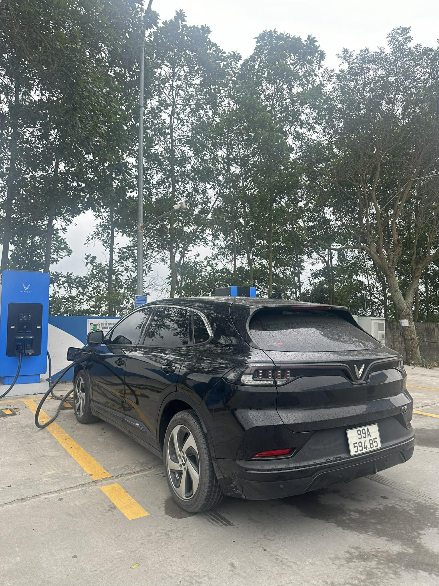 Chủ xe VinFast VF 8 đi hơn 3.500km/tháng không mất tiền: ‘Dẫn tour du lịch chuyển từ xe xăng sang xe điện là một bài toán có lợi’- Ảnh 4. Chủ xe VinFast VF 8 đi hơn 3.500km/tháng không mất tiền: ‘Dẫn tour du lịch chuyển từ xe xăng sang xe điện là một bài toán có lợi’- Ảnh 4.