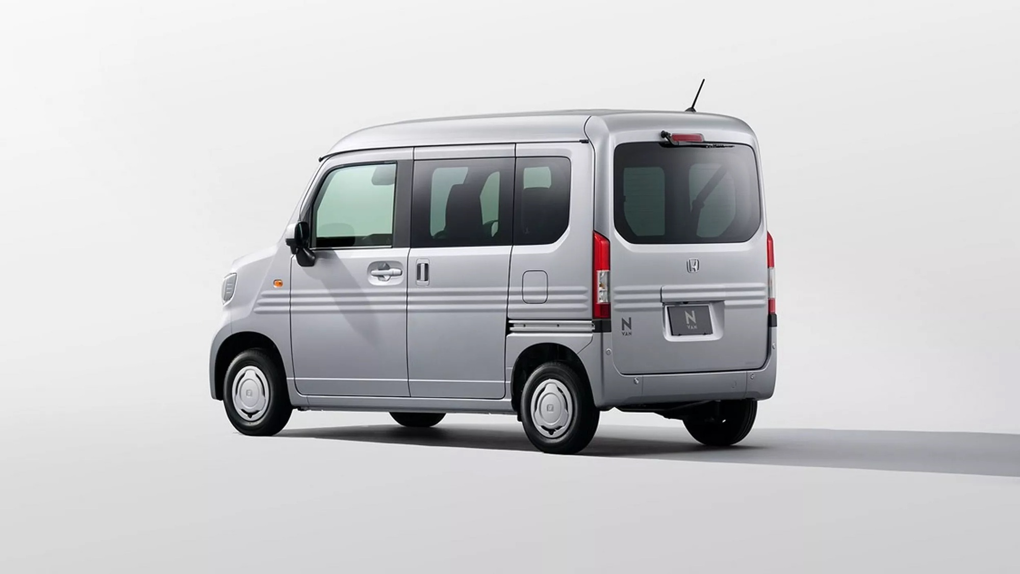 Honda N-Van 2026 ra mắt: Giá quy đổi từ 250 triệu đồng, có ADAS, dẫn động 2 cầu, nhỏ hơn cả VinFast EC Van- Ảnh 5. Honda N-Van 2026 ra mắt: Giá quy đổi từ 250 triệu đồng, có ADAS, dẫn động 2 cầu, nhỏ hơn cả VinFast EC Van- Ảnh 5.