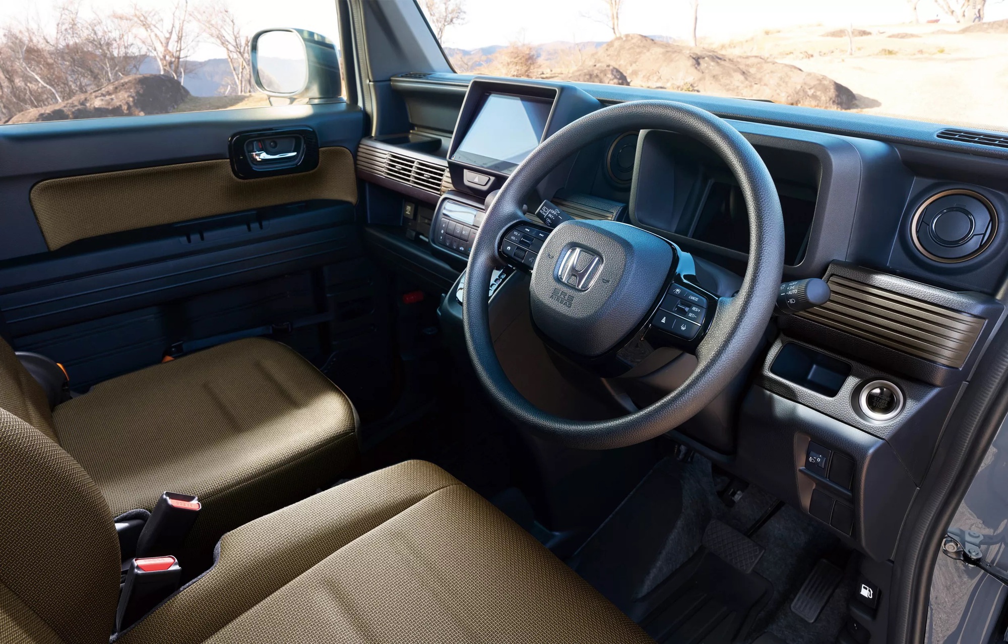 Honda N-Van 2026 ra mắt: Giá quy đổi từ 250 triệu đồng, có ADAS, dẫn động 2 cầu, nhỏ hơn cả VinFast EC Van- Ảnh 8. Honda N-Van 2026 ra mắt: Giá quy đổi từ 250 triệu đồng, có ADAS, dẫn động 2 cầu, nhỏ hơn cả VinFast EC Van- Ảnh 8.