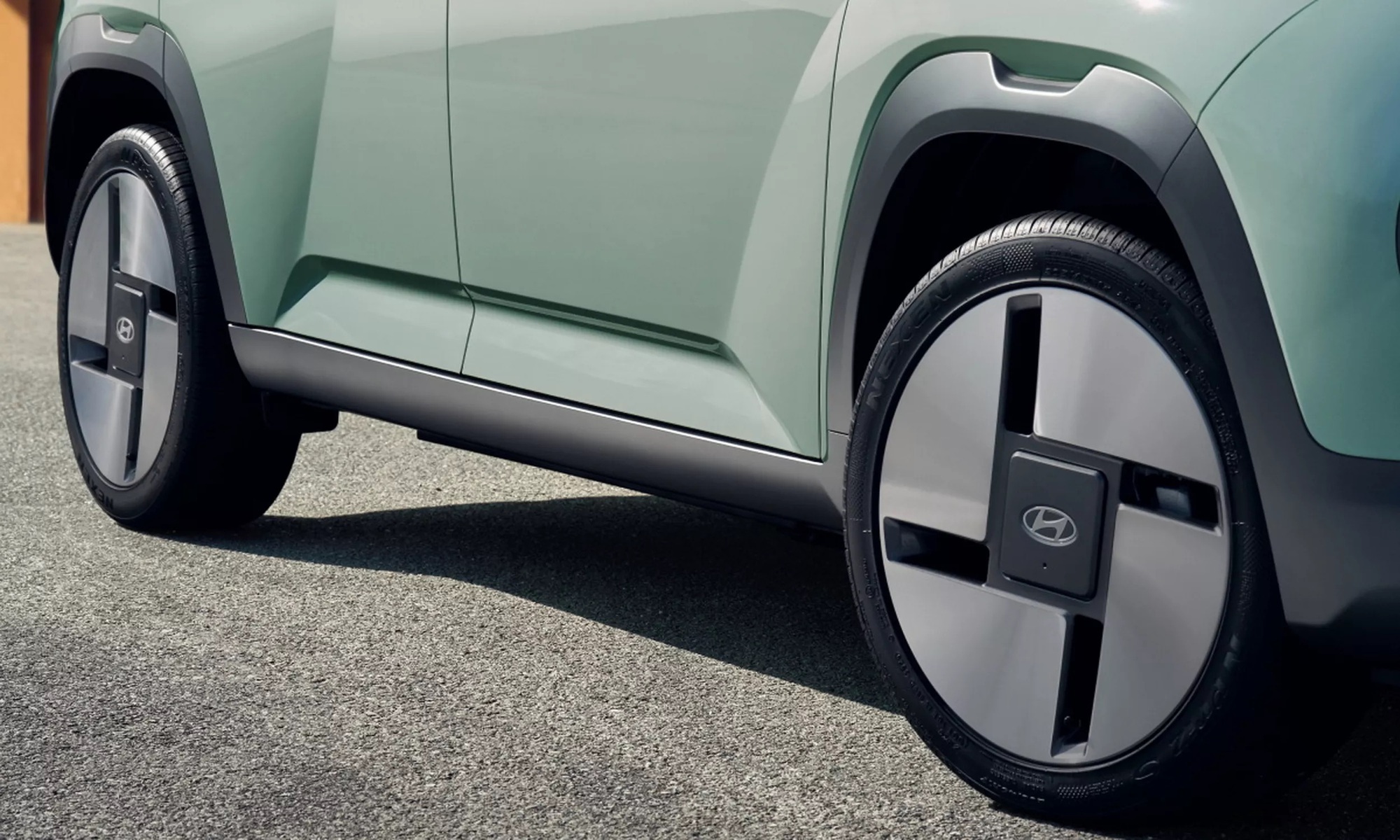 Hyundai Casper - SUV nhỏ hơn Venue th&ecirc;m bản cao cấp: Gi&aacute; quy đổi hơn 640 triệu đồng, vật liệu cao cấp, loa hay hơn, c&oacute; cửa sổ trời, đủ ADAS- Ảnh 4.