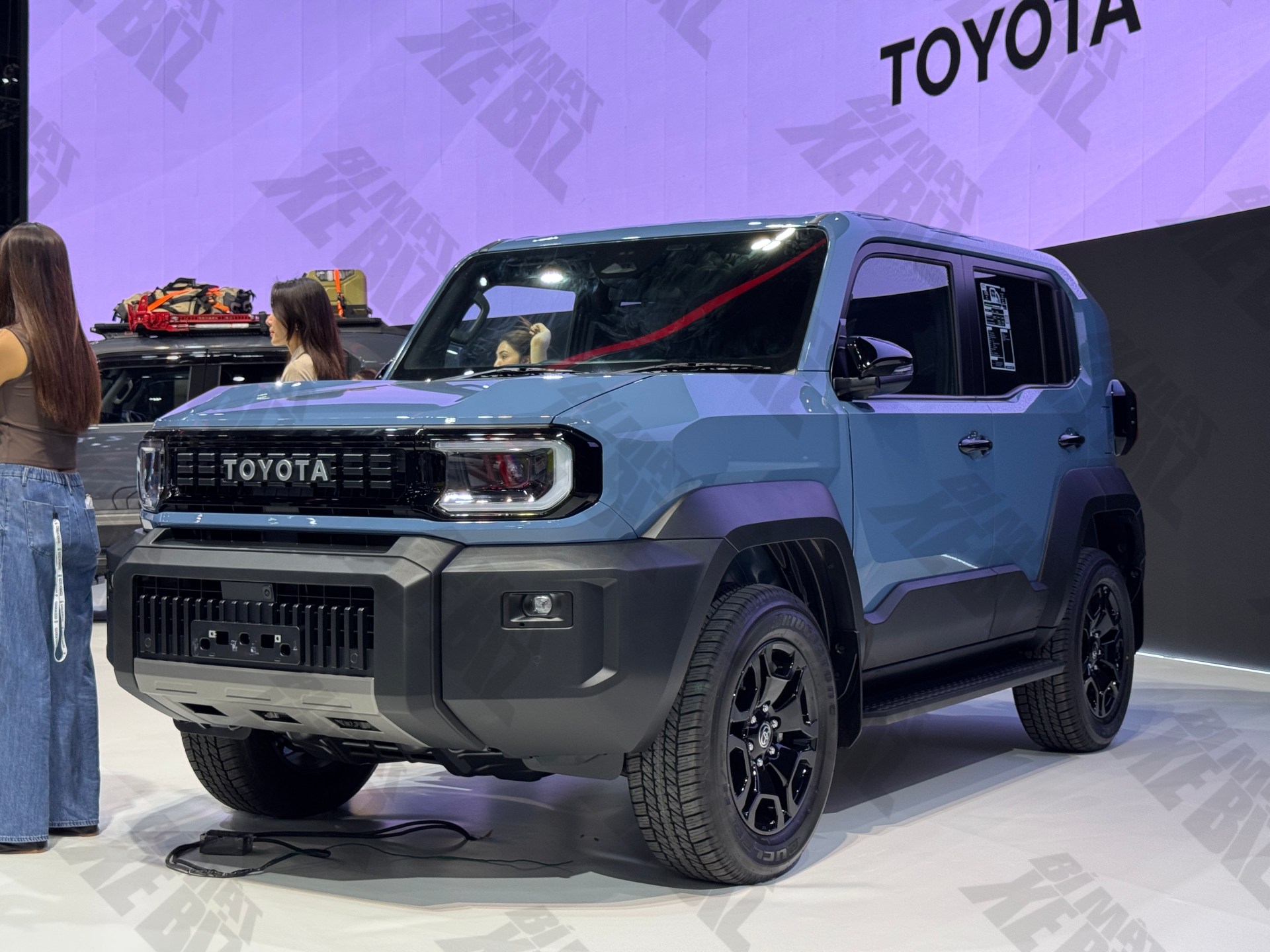 Sờ tận tay Toyota Land Cruiser FJ sắp về Việt Nam: Nhìn thực tế 'lực' hơn trên ảnh, trau chuốt 'mượt', nhiều bản độ bắt mắt- Ảnh 1. Sờ tận tay Toyota Land Cruiser FJ sắp về Việt Nam: Nhìn thực tế 'lực' hơn trên ảnh, trau chuốt 'mượt', nhiều bản độ bắt mắt- Ảnh 1.