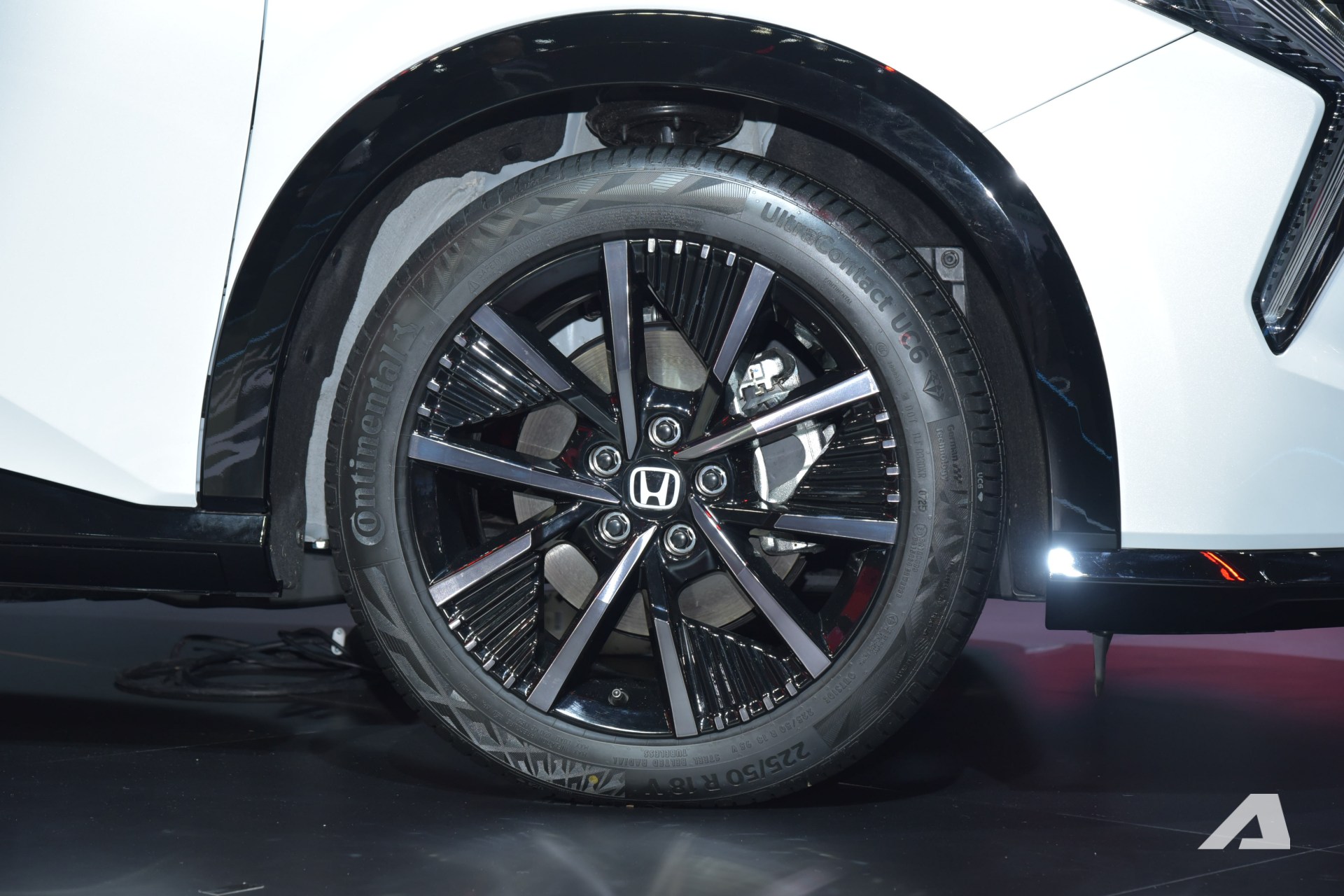 Ảnh thực tế Honda e:N2 giá quy đổi từ hơn 1,1 tỷ đồng: Ngang cỡ CR-V, dáng chất chơi kiểu Peugeot 408, chạy 530km/sạc- Ảnh 10. Ảnh thực tế Honda e:N2 giá quy đổi từ hơn 1,1 tỷ đồng: Ngang cỡ CR-V, dáng chất chơi kiểu Peugeot 408, chạy 530km/sạc- Ảnh 10.