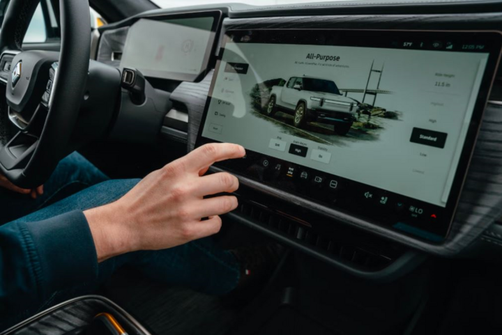 Những t&iacute;nh năng &ocirc; t&ocirc; hiện đại g&acirc;y lo ngại về an to&agrave;n- Ảnh 1.