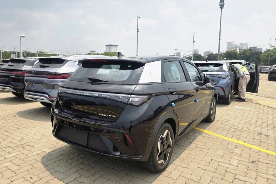 BYD Dolphin 2026 ồ ạt nhận cọc tại Việt Nam: Nhập Th&aacute;i Lan, n&acirc;ng cấp to&agrave;n diện, gi&aacute; c&oacute; thể giảm gần 100 triệu đồng- Ảnh 3.