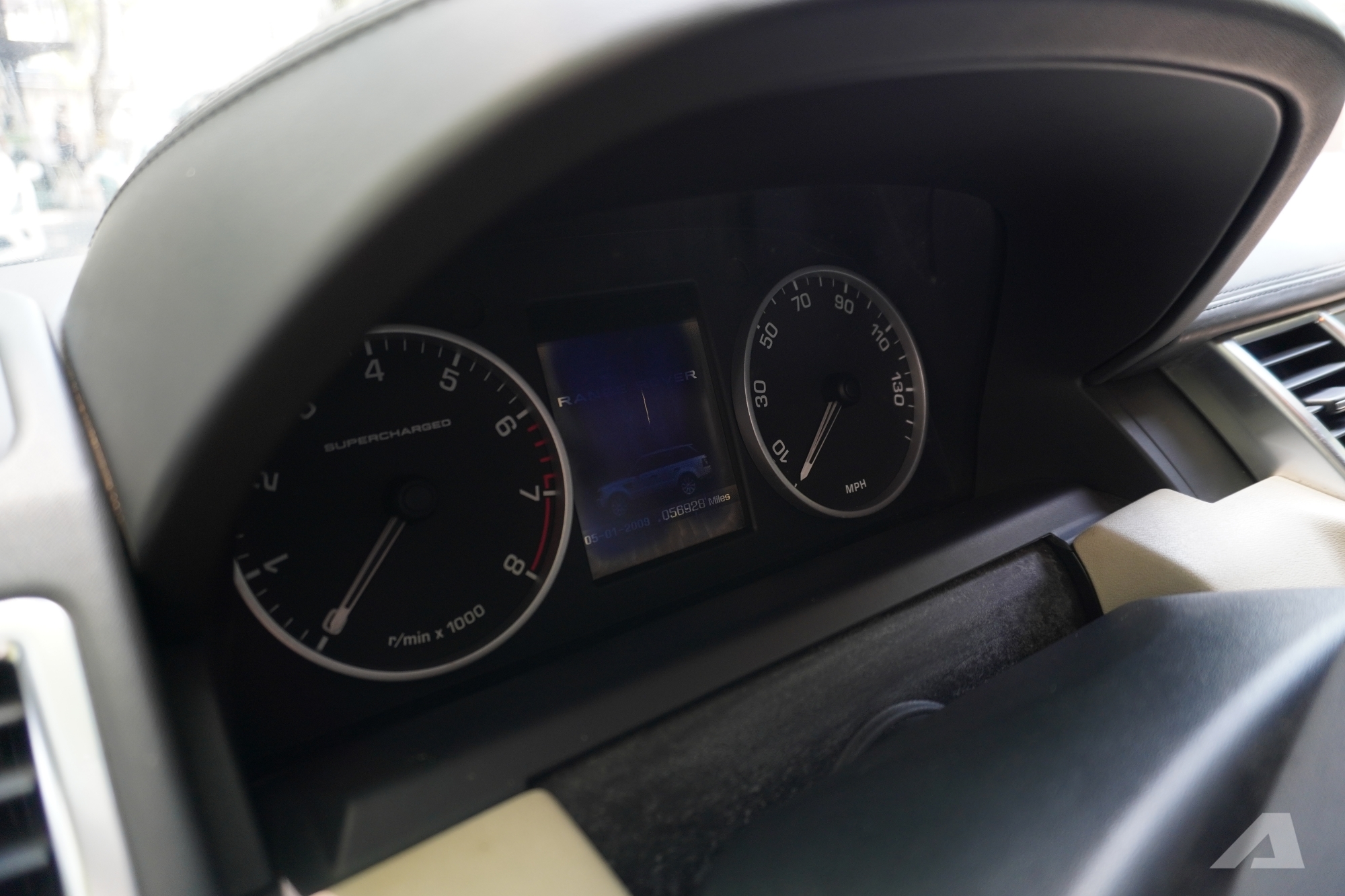 'Soi' d&agrave;n xe của &ocirc;ng Đặng L&ecirc; Nguy&ecirc;n Vũ mang đi xuy&ecirc;n Việt: C&oacute; chiếc đ&atilde; lăn b&aacute;nh hơn 90.000km, chi ph&iacute; đổ xăng c&oacute; thể khiến nhiều người kinh ngạc- Ảnh 16.