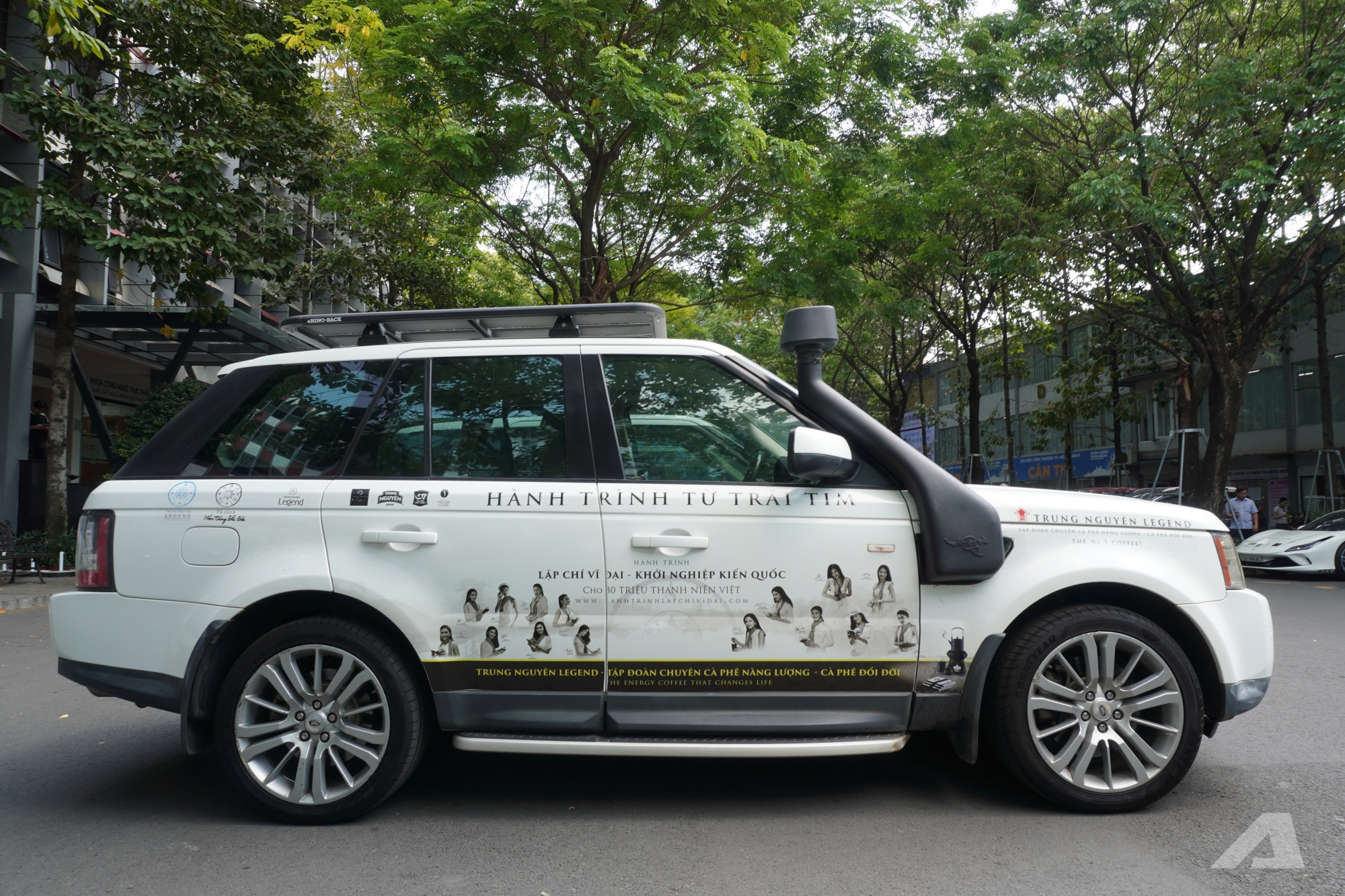 'Soi' d&agrave;n xe của &ocirc;ng Đặng L&ecirc; Nguy&ecirc;n Vũ mang đi xuy&ecirc;n Việt: C&oacute; chiếc đ&atilde; lăn b&aacute;nh hơn 90.000km, chi ph&iacute; đổ xăng c&oacute; thể khiến nhiều người kinh ngạc- Ảnh 17.