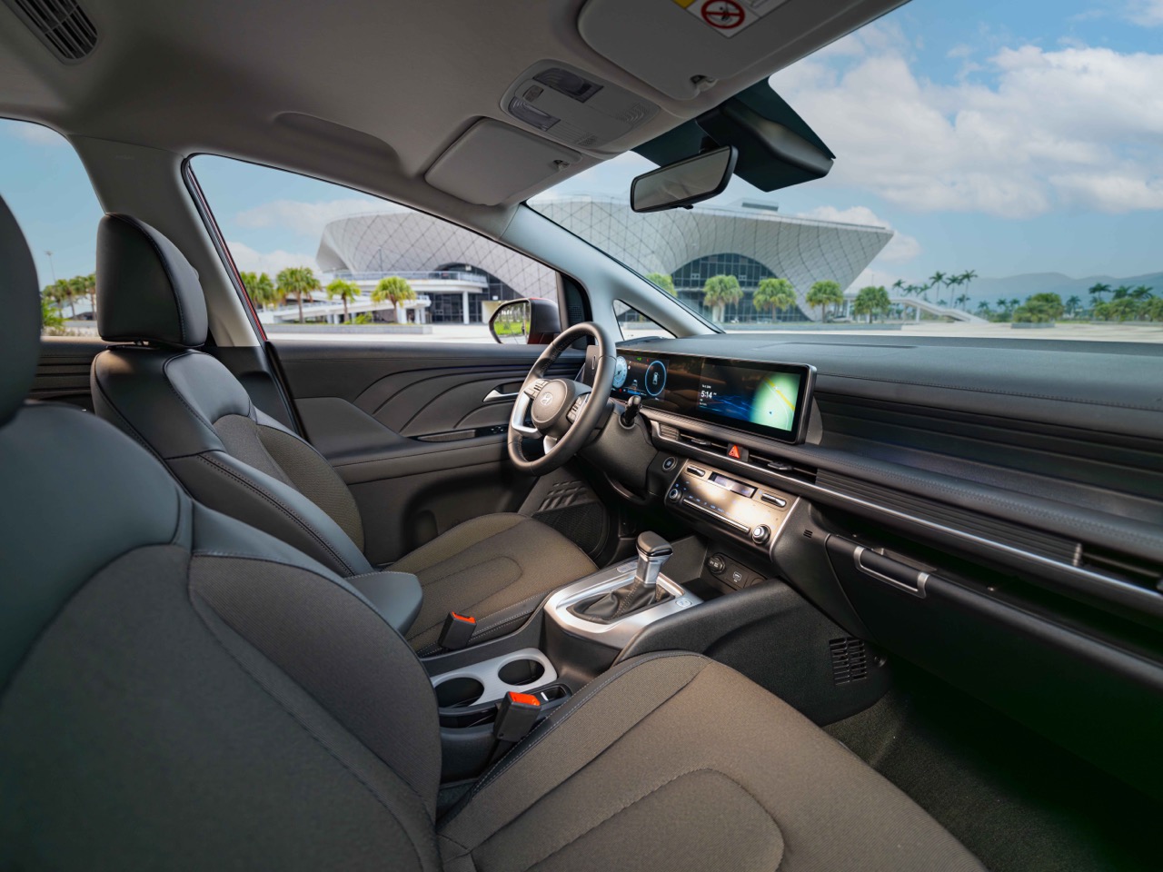 Hyundai Stargazer 2026 ra mắt Việt Nam: Gi&aacute; từ 569 triệu đồng, ngoại h&igrave;nh lai SUV, m&agrave;n h&igrave;nh k&eacute;p 10,25 inch, trang bị SmartSense đấu Xpander- Ảnh 3.