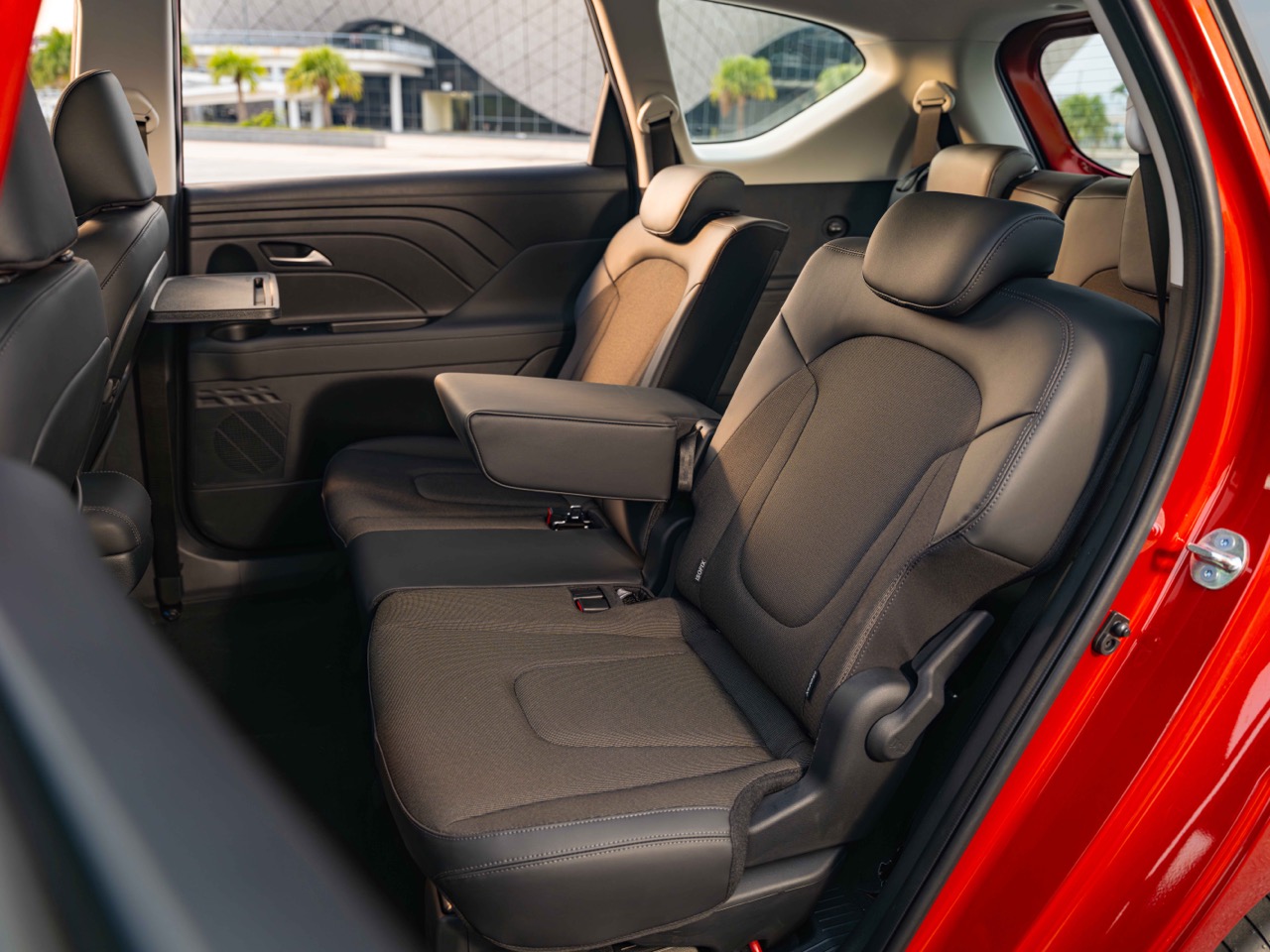 Hyundai Stargazer 2026 ra mắt Việt Nam: Gi&aacute; từ 569 triệu đồng, ngoại h&igrave;nh lai SUV, m&agrave;n h&igrave;nh k&eacute;p 10,25 inch, trang bị SmartSense đấu Xpander- Ảnh 4.