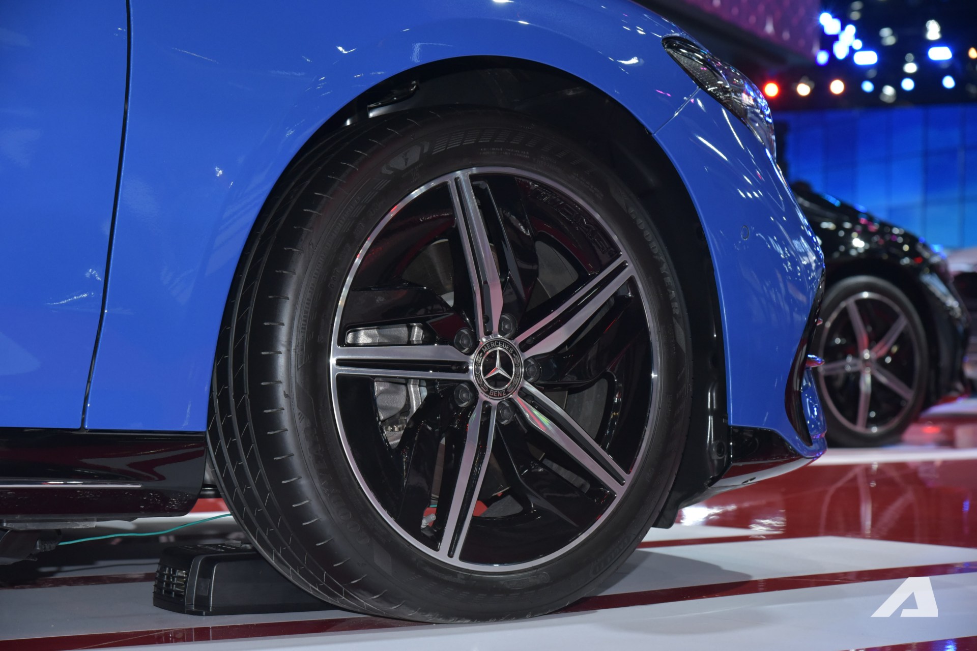 Xem thực tế Mercedes-Benz CLA 2026 trước khi về Việt Nam: Gi&aacute; quy đổi hơn 1,8 tỷ đồng, chạy gần 800km/sạc, cắm điện 10 ph&uacute;t th&ecirc;m 325km- Ảnh 8.