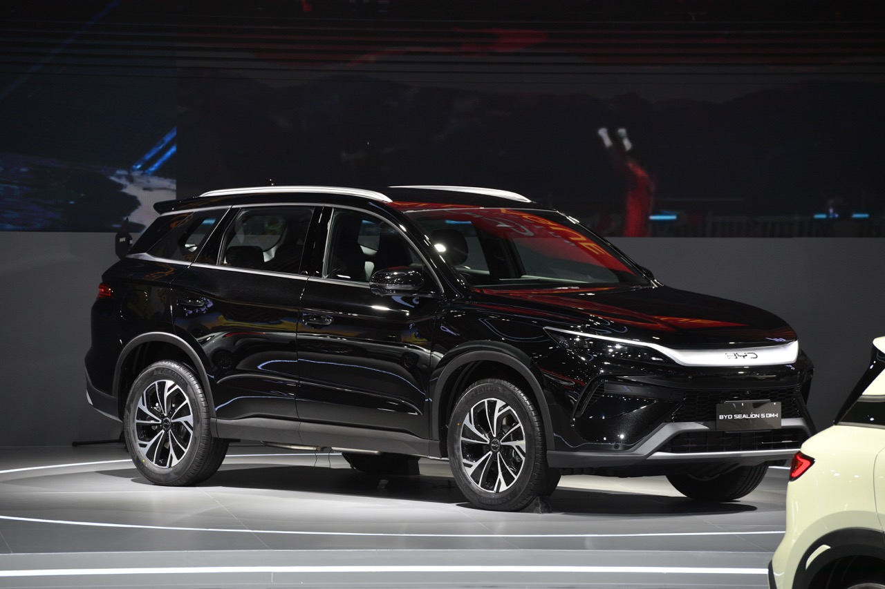 &lsquo;Ph&aacute; đảo&rsquo; BIMS 2026 với gian h&agrave;ng gần 3.000 m2, BYD tung liền 4 &lsquo;&aacute;t chủ b&agrave;i&rsquo; mới, quyết đấu xe xăng tại Đ&ocirc;ng Nam &Aacute;- Ảnh 7.