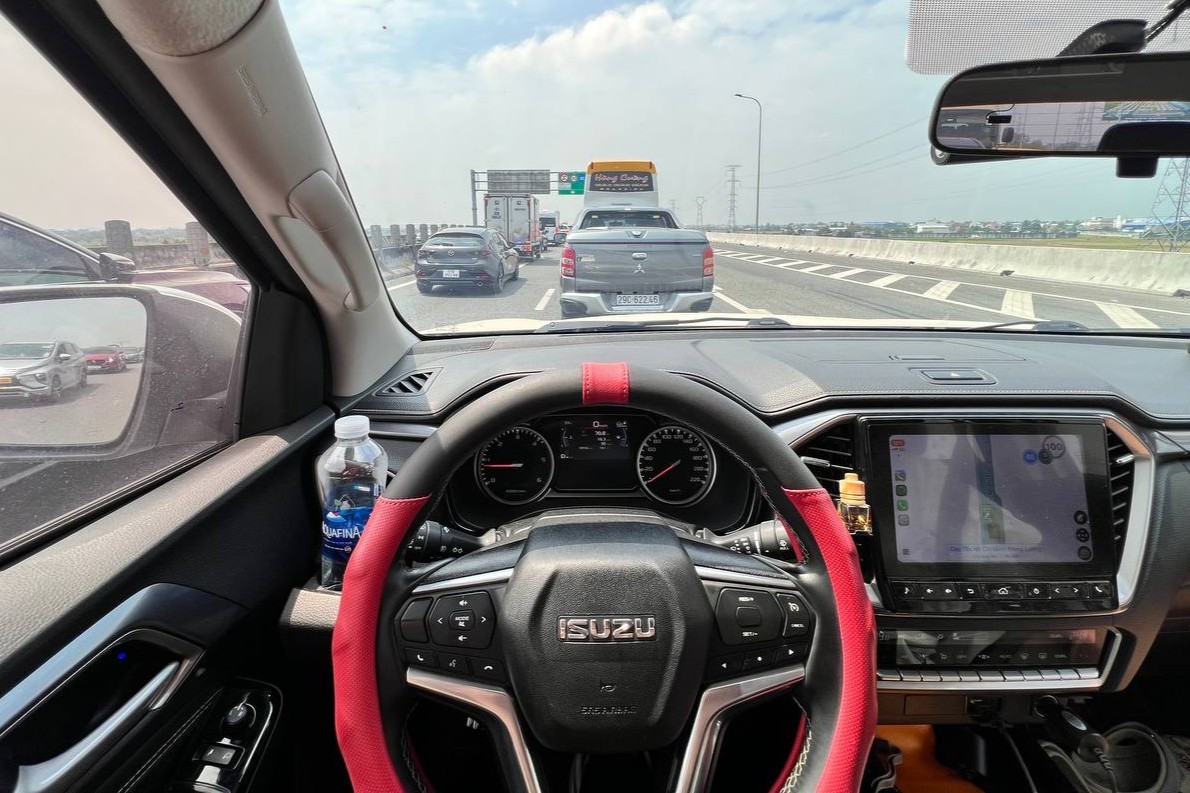 'Từng nghĩ mua xe b&aacute;n tải l&agrave; lựa chọn đ&uacute;ng, nhưng nay t&ocirc;i kh&ocirc;ng thể đọc biển b&aacute;o một c&aacute;ch b&igrave;nh thường nữa'- Ảnh 2.