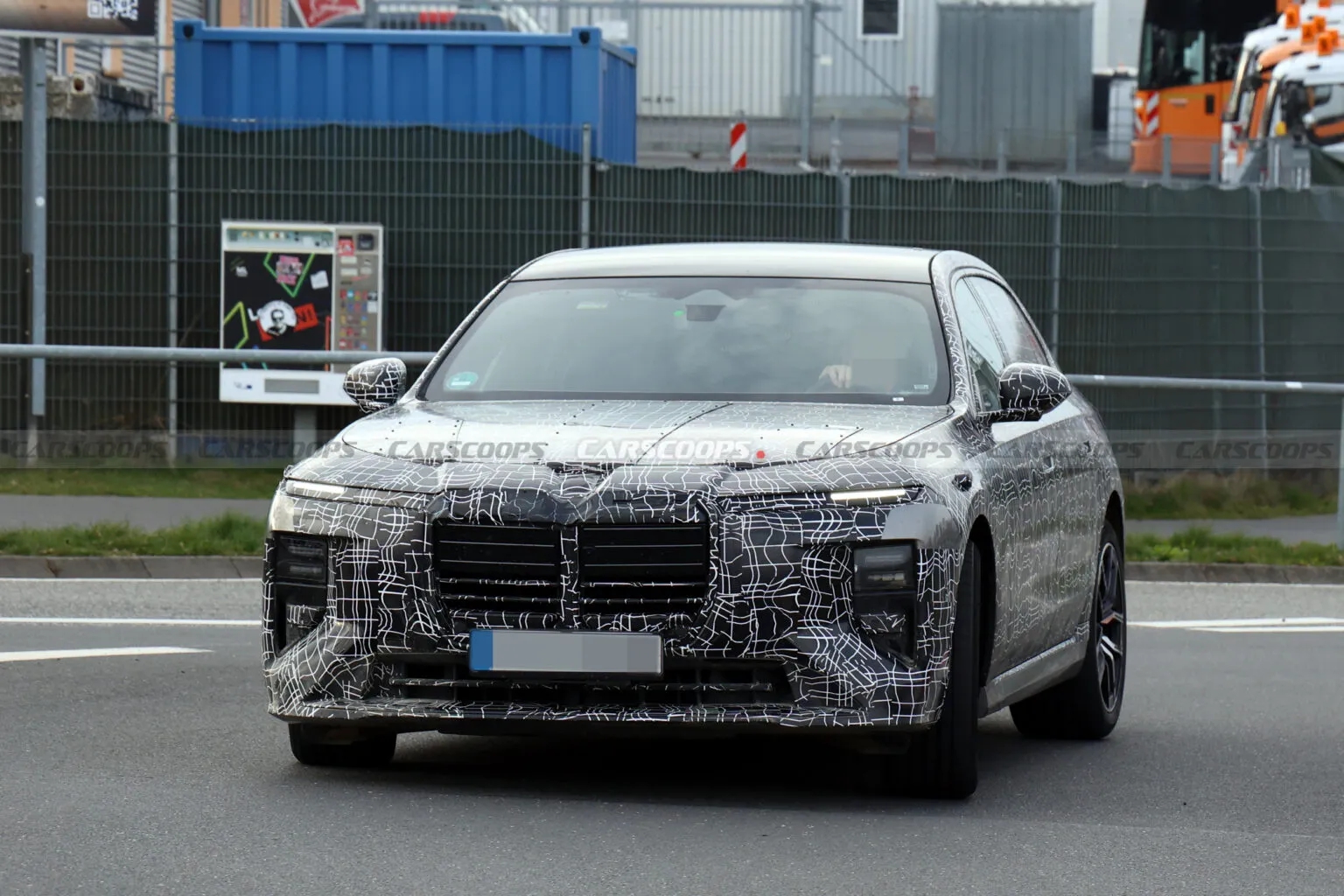 Bộ ảnh n&agrave;y cho thấy BMW 7 Series ra mắt năm nay c&oacute; nhiều thứ hay ho kh&aacute;c ngo&agrave;i thiết kế mới- Ảnh 1.