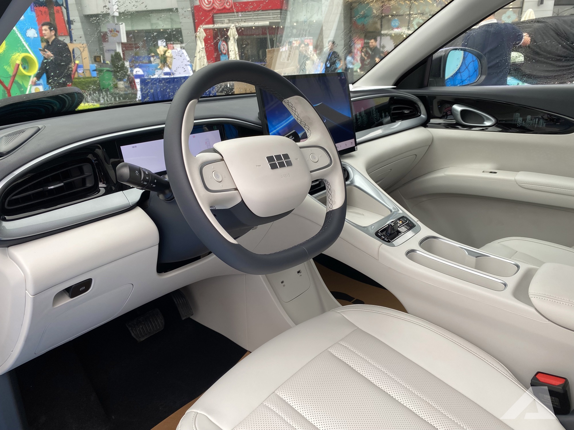 Geely EX2 ra mắt Việt Nam: Giá từ 459 triệu đồng, màn hình siêu lớn, có ADAS, sạc đầy đủ chạy Hà Nội - Hà Tĩnh- Ảnh 5. Geely EX2 ra mắt Việt Nam: Giá từ 459 triệu đồng, màn hình siêu lớn, có ADAS, sạc đầy đủ chạy Hà Nội - Hà Tĩnh- Ảnh 5.