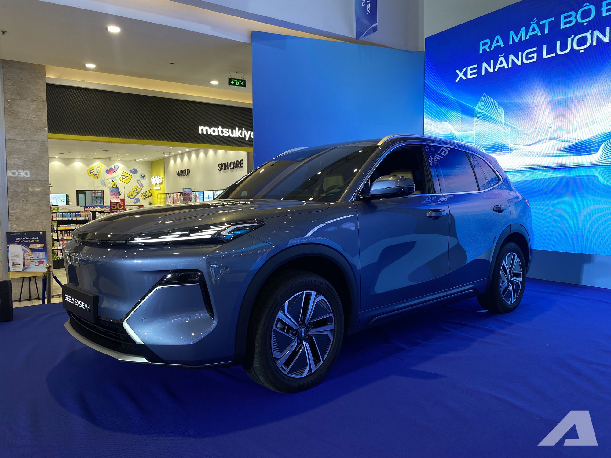 Geely EX5 ra mắt Việt Nam: Giá từ 789 triệu đồng, hybrid có thể chạy điện tới 170km, có ADAS, tiện nghi cao cấp hơn CX-5, Tucson- Ảnh 1. Geely EX5 ra mắt Việt Nam: Giá từ 789 triệu đồng, hybrid có thể chạy điện tới 170km, có ADAS, tiện nghi cao cấp hơn CX-5, Tucson- Ảnh 1.