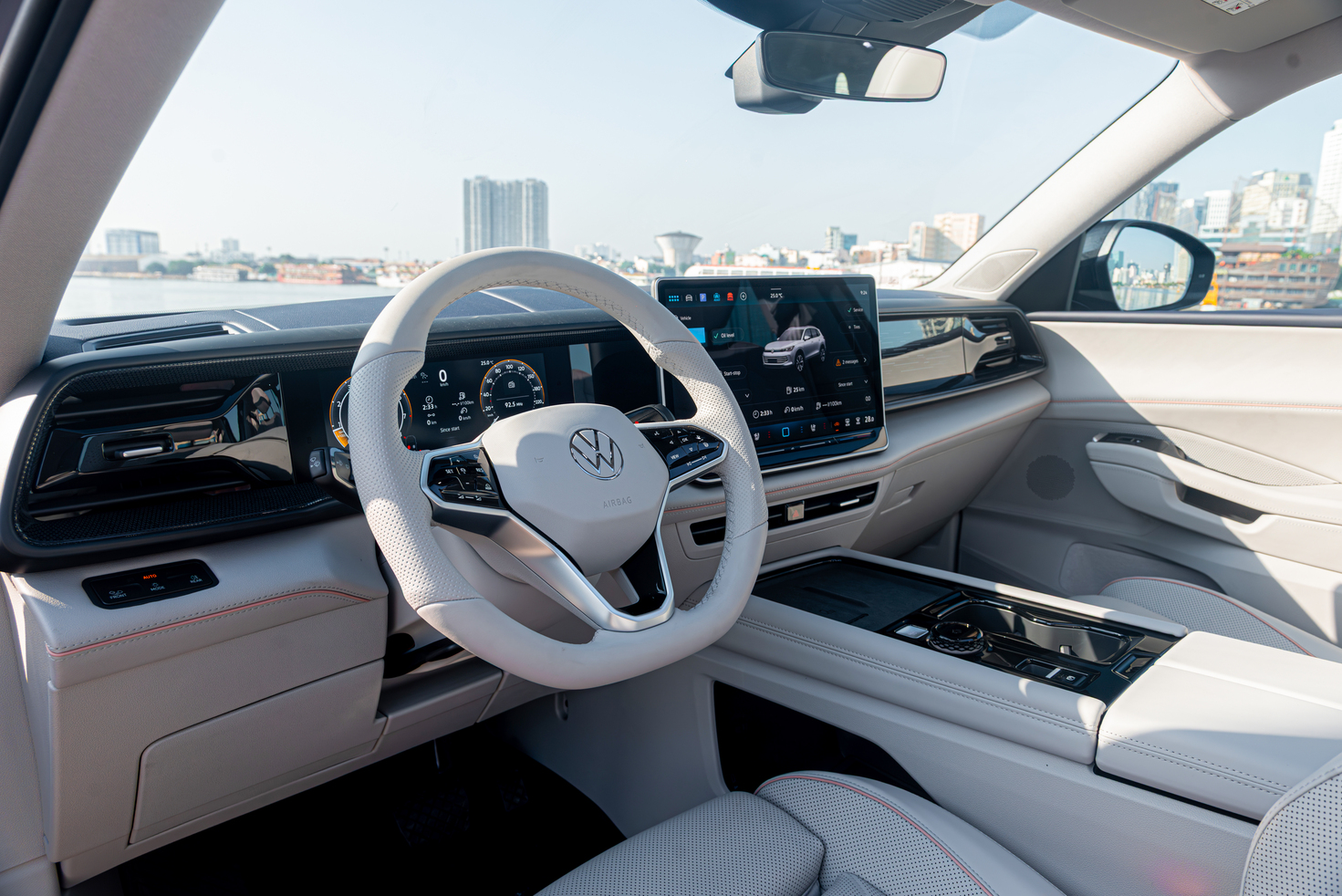 Volkswagen Teramont Pro ra mắt Việt Nam: C&oacute; ghế 'nữ ho&agrave;ng' duy nhất ph&acirc;n kh&uacute;c, muốn lăn b&aacute;nh phải chi hơn 3 tỷ- Ảnh 11.