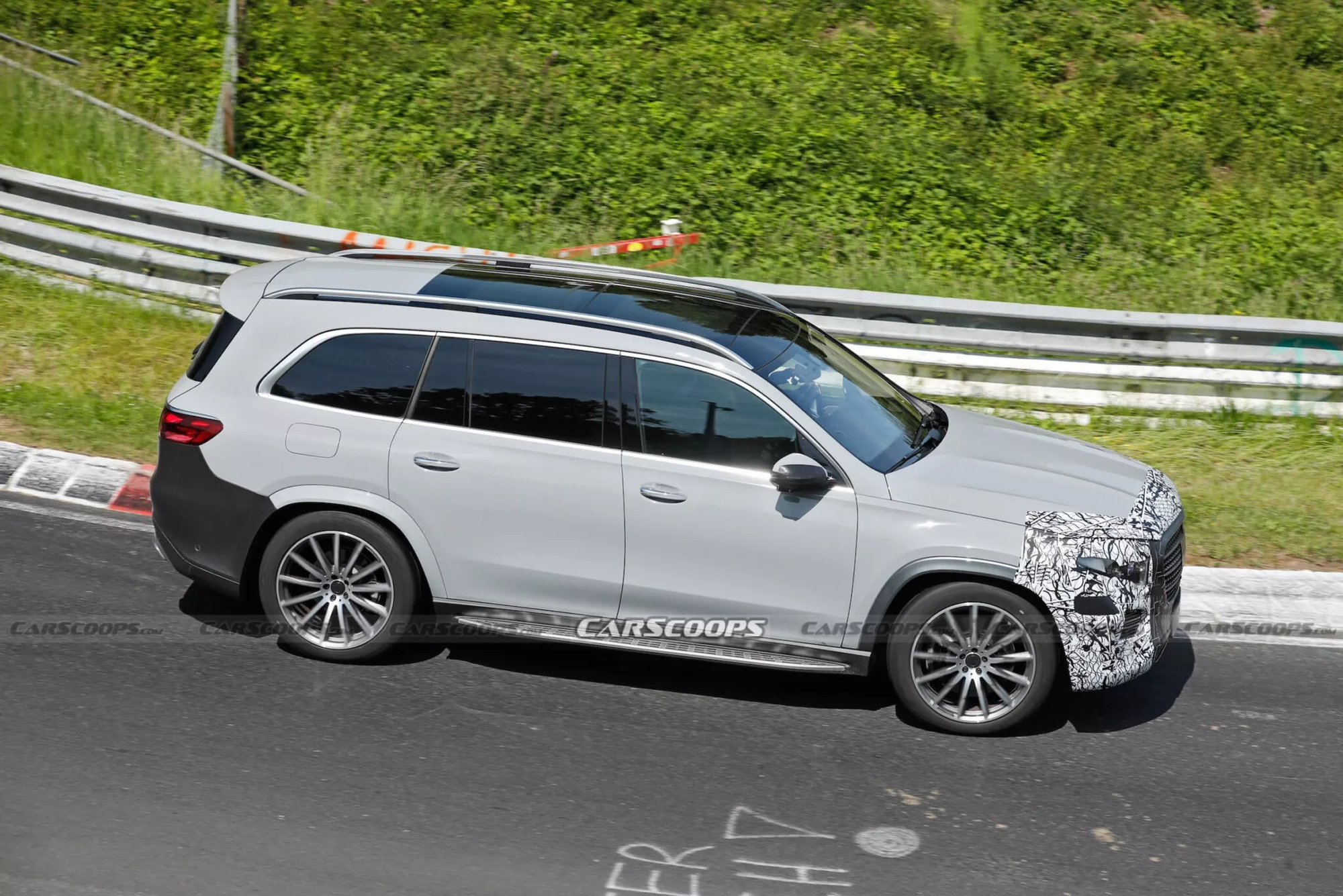 Mercedes lên kế hoạch ra mắt 3 xe cùng lúc: Tất cả đều là SUV, có trang bị gây 'đau ví' với giá xăng hiện tại- Ảnh 2. Mercedes lên kế hoạch ra mắt 3 xe cùng lúc: Tất cả đều là SUV, có trang bị gây 'đau ví' với giá xăng hiện tại- Ảnh 2.