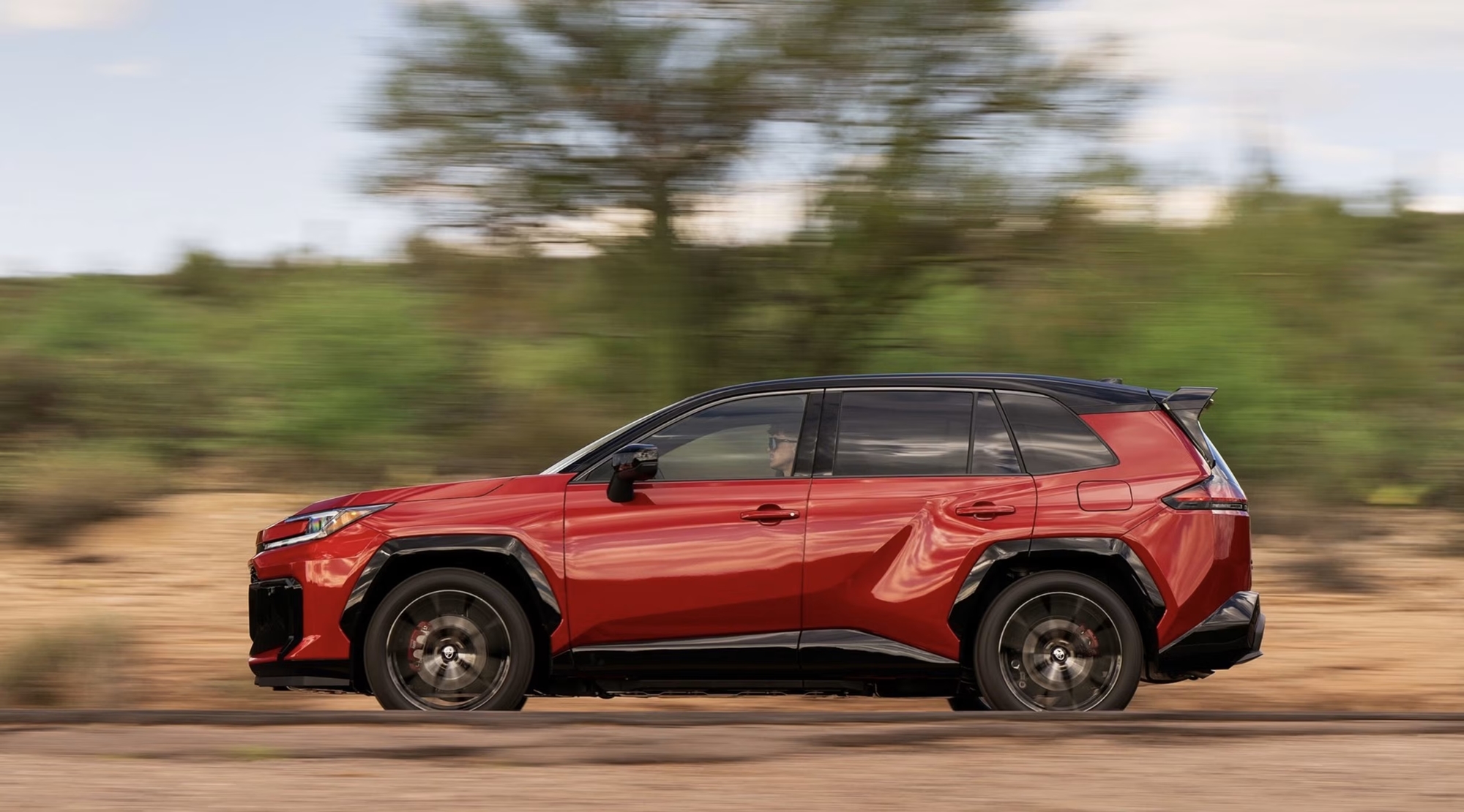 Toyota RAV4 bản cũ ch&aacute;y h&agrave;ng, đại l&yacute; rơi v&agrave;o cảnh kh&ocirc;ng c&ograve;n xe để b&aacute;n, l&yacute; do h&atilde;ng n&agrave;o cũng muốn- Ảnh 3.