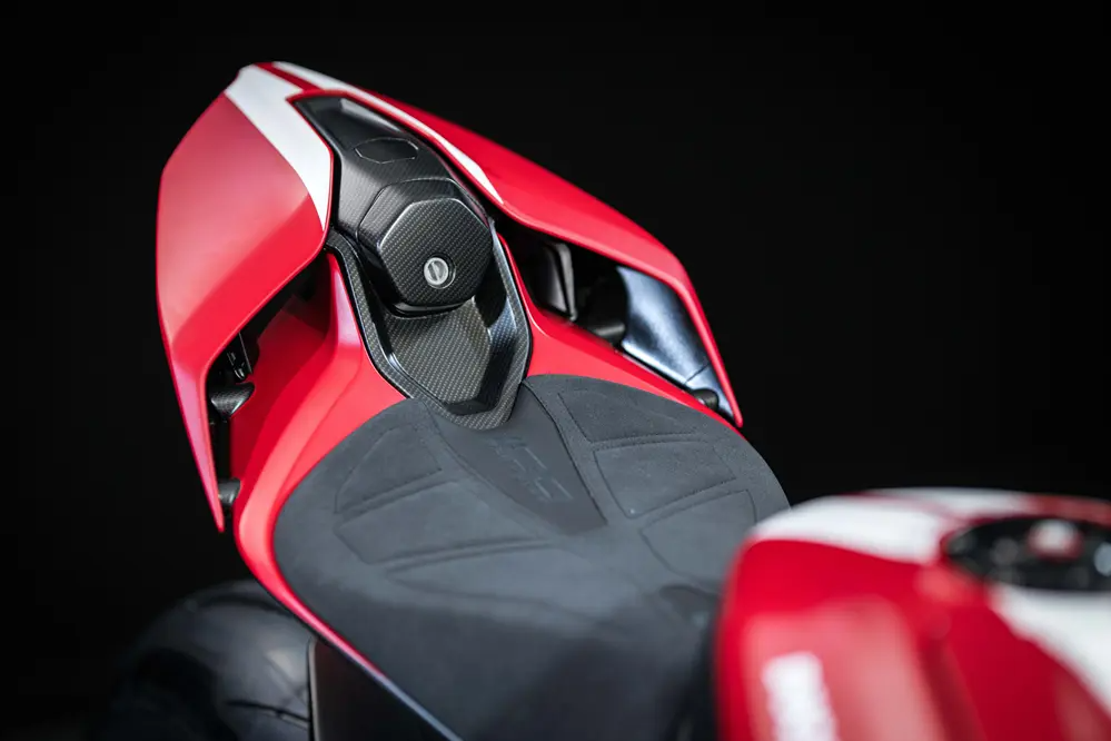 Ducati Superleggera V4 Centenario 2027 ra mắt: Lần đầu tiên xe phổ thông trang bị đĩa phanh carbon-ceramic, sản xuất giới hạn 600 chiếc toàn cầu- Ảnh 7. Ducati Superleggera V4 Centenario 2027 ra mắt: Lần đầu tiên xe phổ thông trang bị đĩa phanh carbon-ceramic, sản xuất giới hạn 600 chiếc toàn cầu- Ảnh 7.