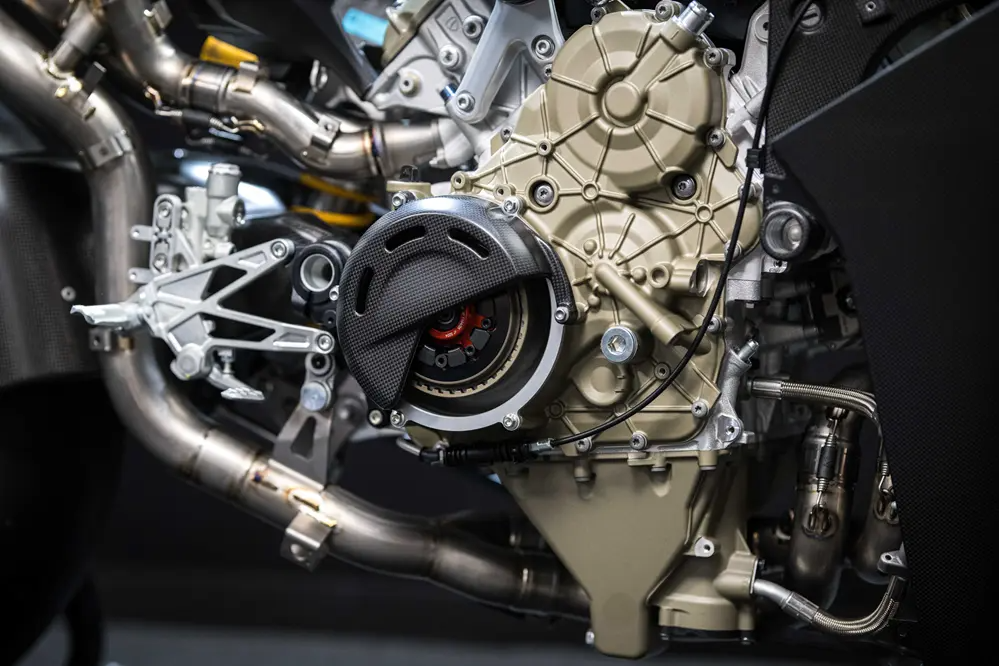 Ducati Superleggera V4 Centenario 2027 ra mắt: Lần đầu tiên xe phổ thông trang bị đĩa phanh carbon-ceramic, sản xuất giới hạn 600 chiếc toàn cầu- Ảnh 10. Ducati Superleggera V4 Centenario 2027 ra mắt: Lần đầu tiên xe phổ thông trang bị đĩa phanh carbon-ceramic, sản xuất giới hạn 600 chiếc toàn cầu- Ảnh 10.