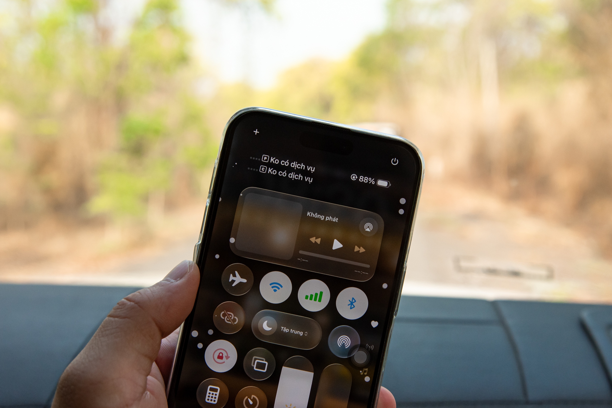 D&agrave;n Range Rover của &ocirc;ng Đặng L&ecirc; Nguy&ecirc;n Vũ vượt cả trăm km &lsquo;bụi đỏ&rsquo; khắc nghiệt ở T&acirc;y Nguy&ecirc;n tới điểm cực Ng&atilde; ba Đ&ocirc;ng Dương- Ảnh 2.