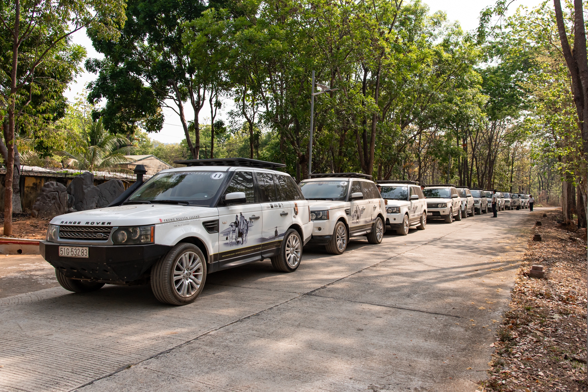 D&agrave;n Range Rover của &ocirc;ng Đặng L&ecirc; Nguy&ecirc;n Vũ vượt cả trăm km &lsquo;bụi đỏ&rsquo; khắc nghiệt ở T&acirc;y Nguy&ecirc;n tới điểm cực Ng&atilde; ba Đ&ocirc;ng Dương- Ảnh 6.