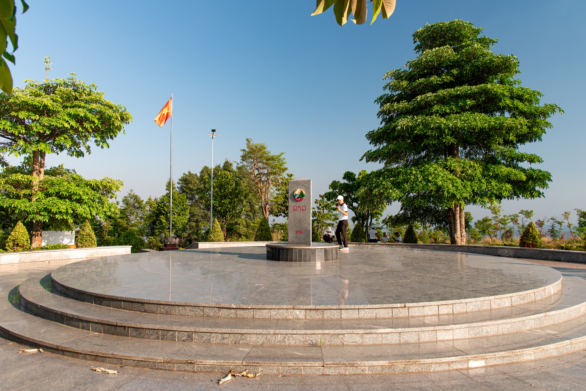 D&agrave;n Range Rover của &ocirc;ng Đặng L&ecirc; Nguy&ecirc;n Vũ vượt cả trăm km &lsquo;bụi đỏ&rsquo; khắc nghiệt ở T&acirc;y Nguy&ecirc;n tới điểm cực Ng&atilde; ba Đ&ocirc;ng Dương- Ảnh 10.