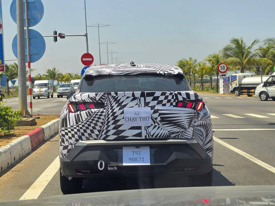 Peugeot 3008 đời mới lộ diện trên đường Việt Nam: Biển số cho thấy giống xe THACO lắp ráp, dễ thêm hybrid cạnh tranh CR-V- Ảnh 2. Peugeot 3008 đời mới lộ diện trên đường Việt Nam: Biển số cho thấy giống xe THACO lắp ráp, dễ thêm hybrid cạnh tranh CR-V- Ảnh 2.