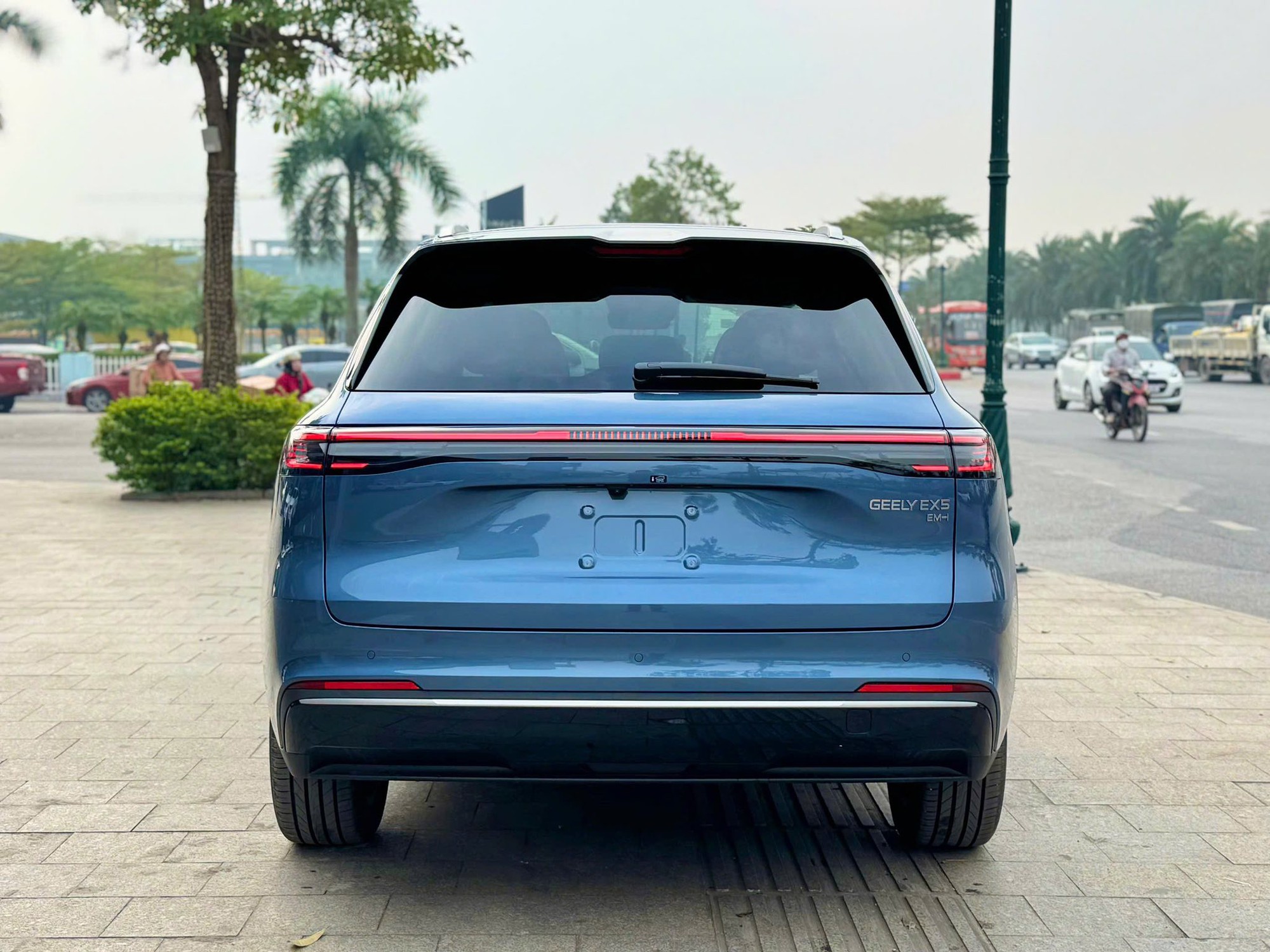 Geely EX5 EM-i - PHEV ngang cỡ CR-V c&oacute; gi&aacute; dự kiến từ hơn 840 triệu đồng cho 3 bản tại Việt Nam: Trang bị xịn, ăn xăng ngang xe m&aacute;y- Ảnh 8.