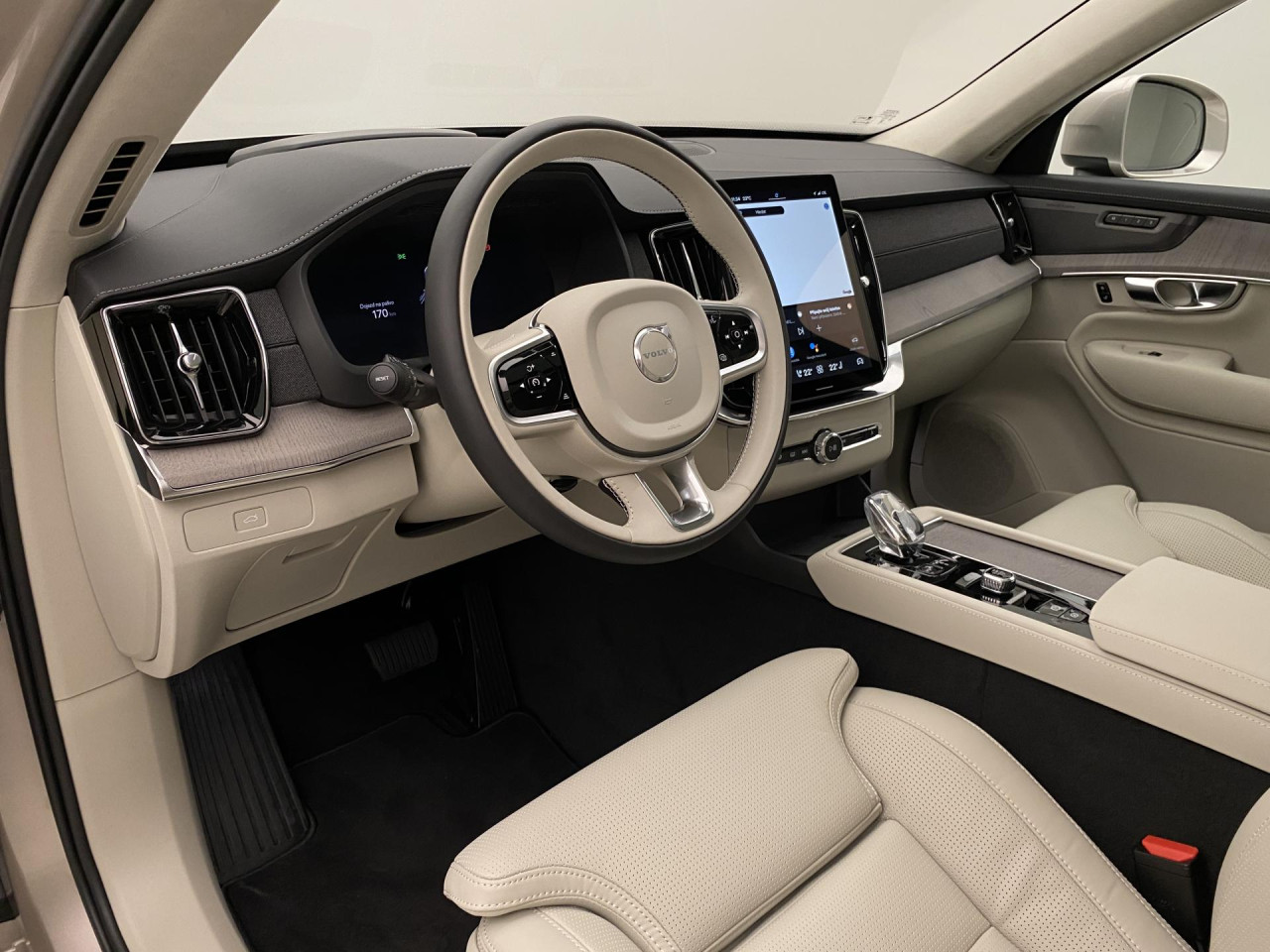 Volvo XC90 2026 dự kiến 3,579 tỷ đồng tại Việt Nam: Rẻ hơn bản cũ nửa tỷ nhưng đánh đổi động cơ, sắp ra mắt cạnh tranh X5, Q7- Ảnh 10. Volvo XC90 2026 dự kiến 3,579 tỷ đồng tại Việt Nam: Rẻ hơn bản cũ nửa tỷ nhưng đánh đổi động cơ, sắp ra mắt cạnh tranh X5, Q7- Ảnh 10.