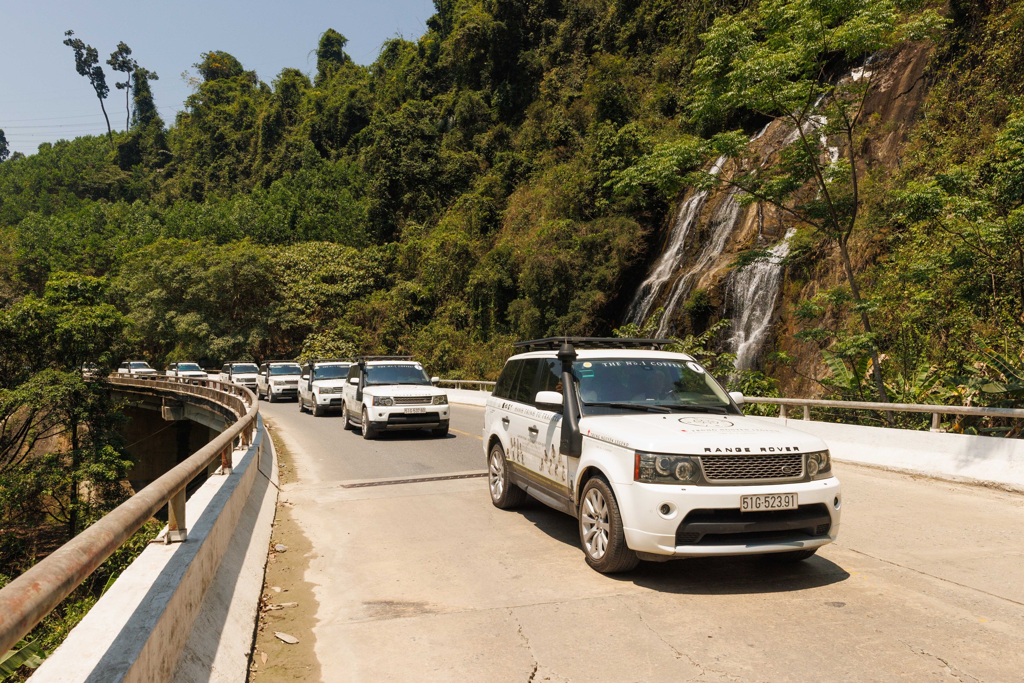 Rời đại ng&agrave;n T&acirc;y Nguy&ecirc;n, d&agrave;n 16 xe Range Rover dừng ch&acirc;n tại Đ&agrave; Nẵng, chuẩn bị cho chặng đường hướng tới Thủ đ&ocirc;- Ảnh 1.